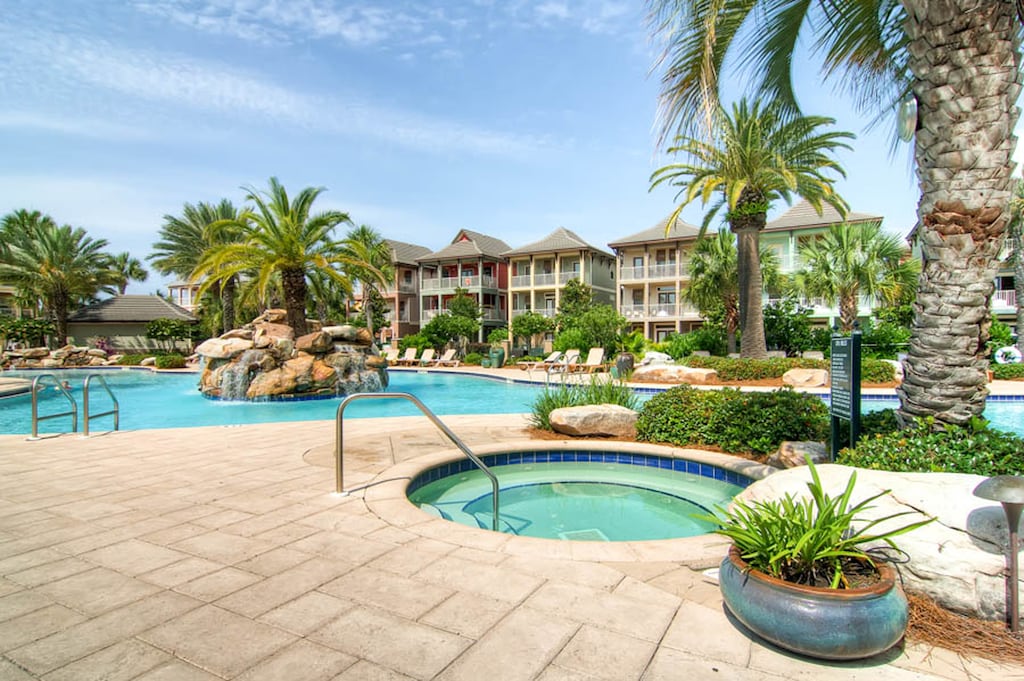 Lagoon Pool and Hot Tub