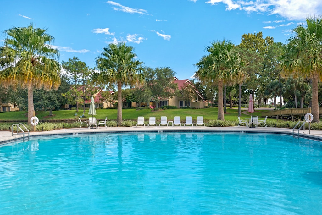 Beachwalk Villa pool