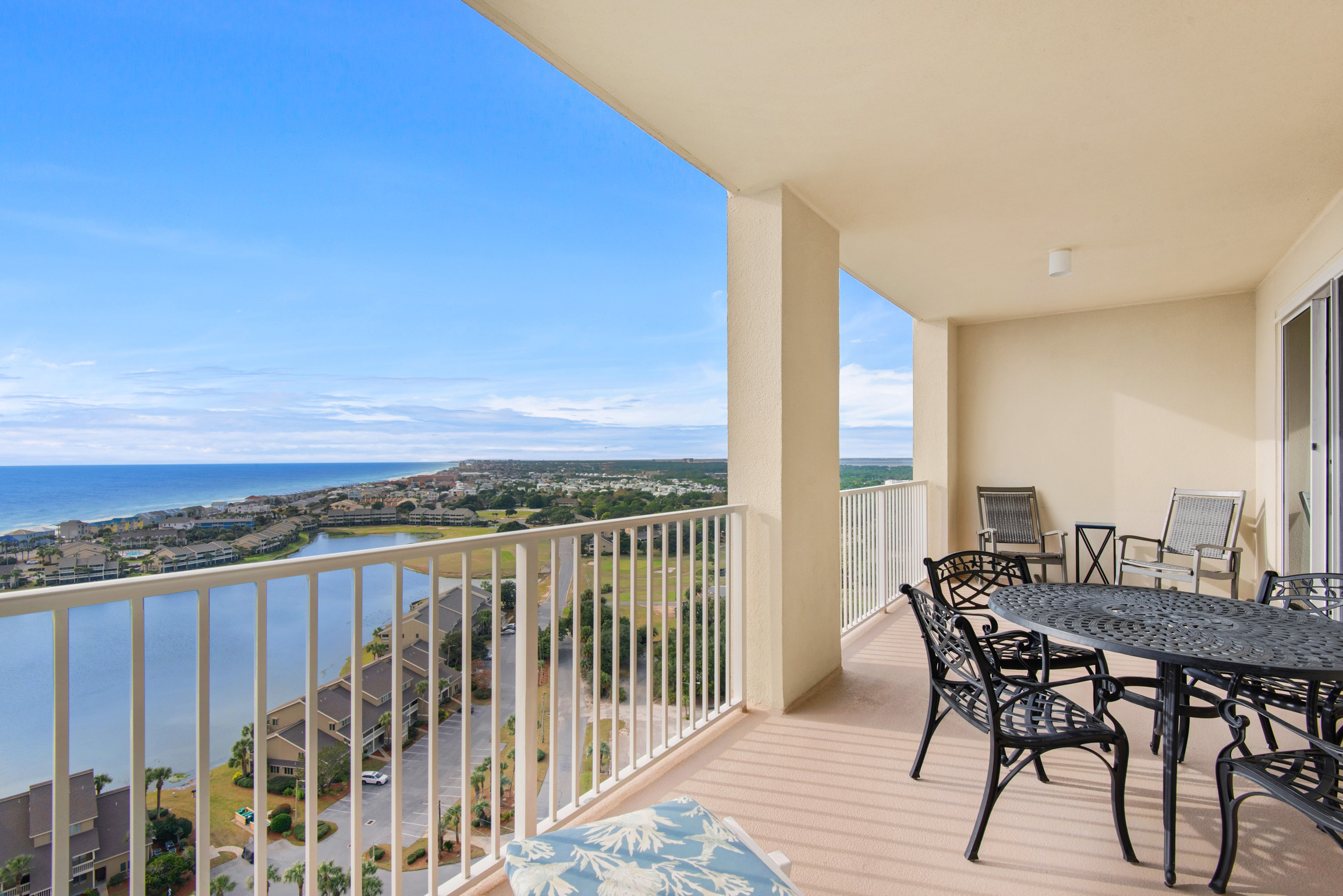 Ariel Dunes II 1909 balcony