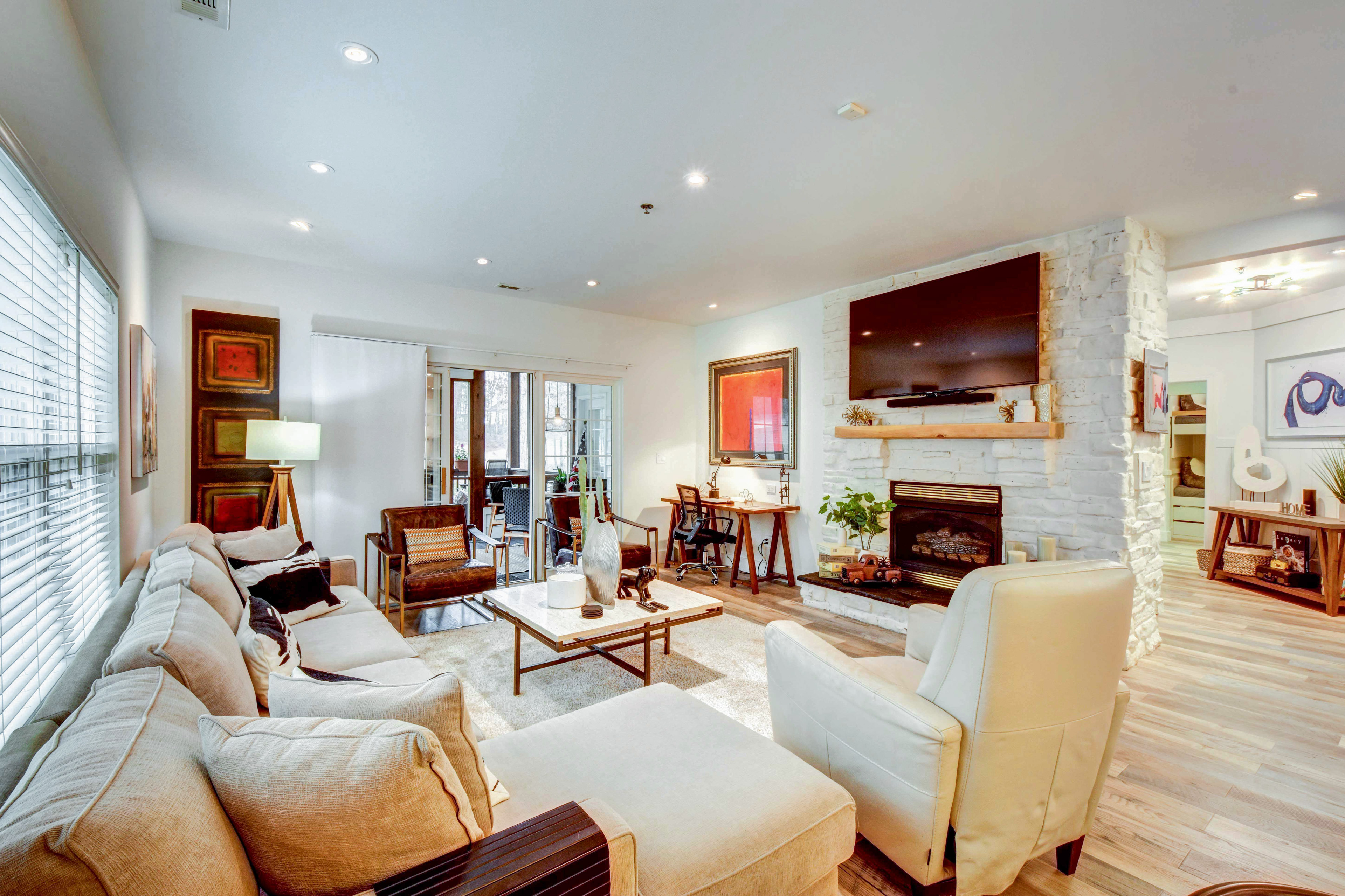 Property Image 2 - Modern Condo + Golf Course View, Near Hiking!