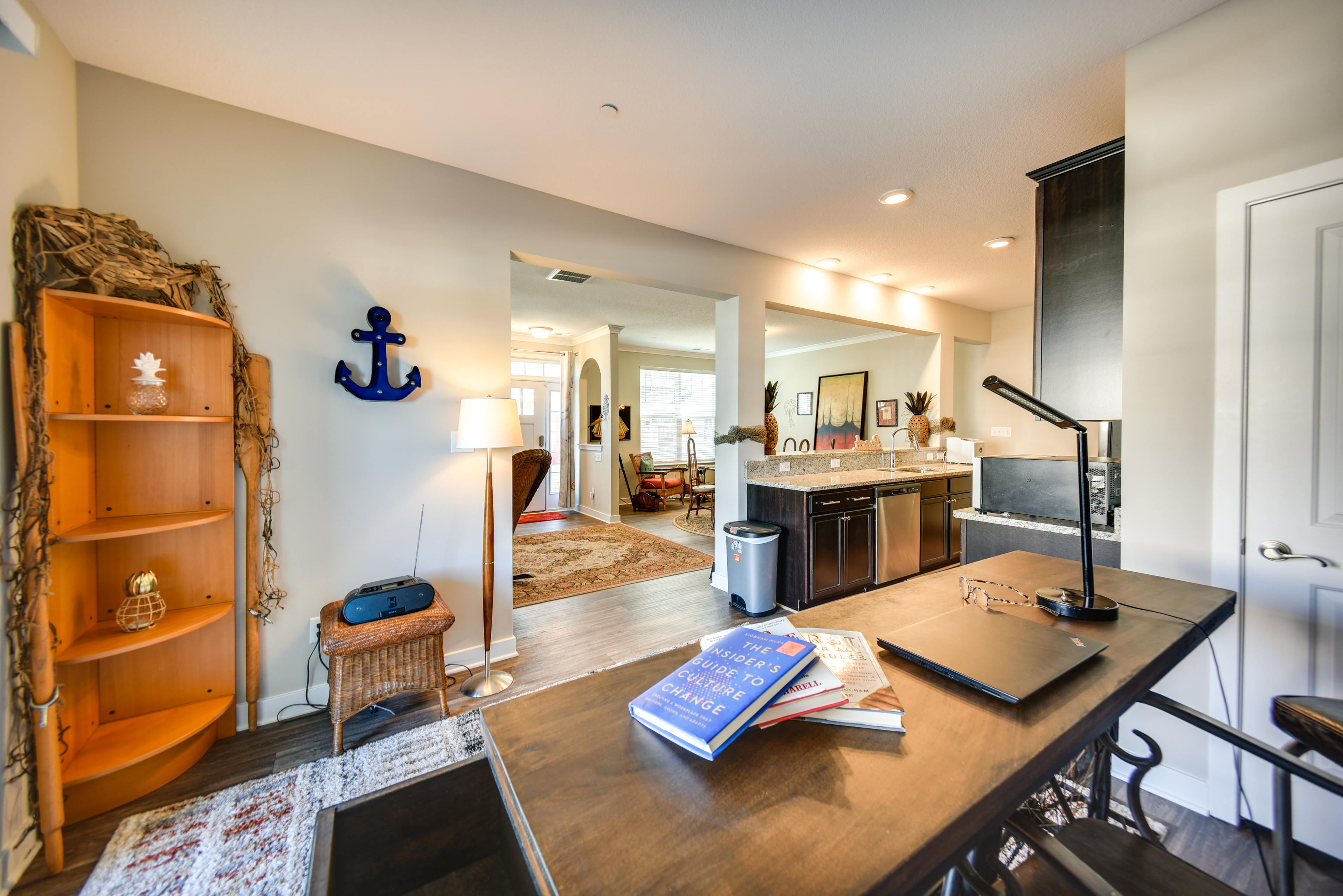 Hampton Condo: By Convention Center & Coliseum!