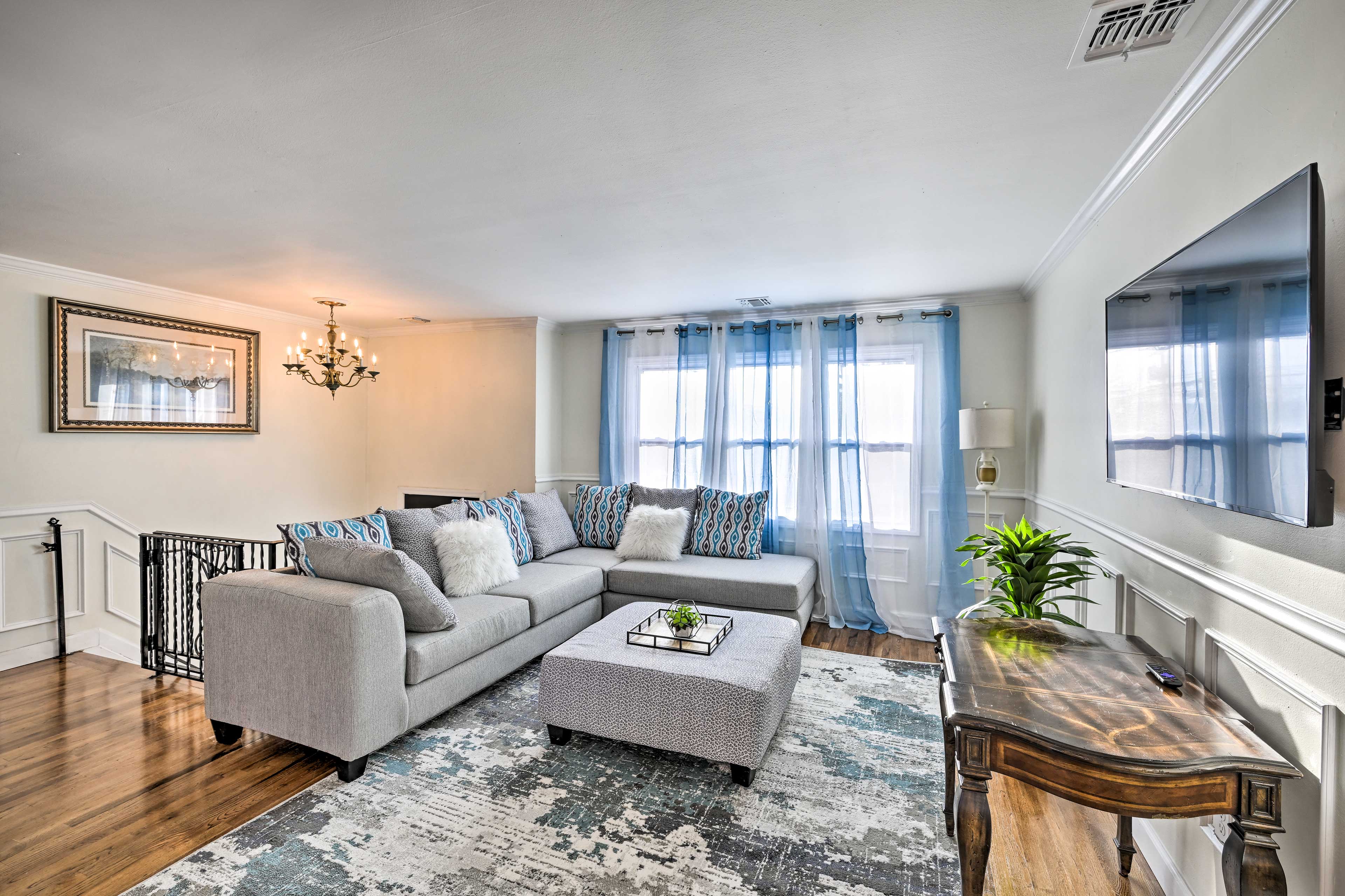 Bay Shore Vacation Rental w/ Shared Yard!