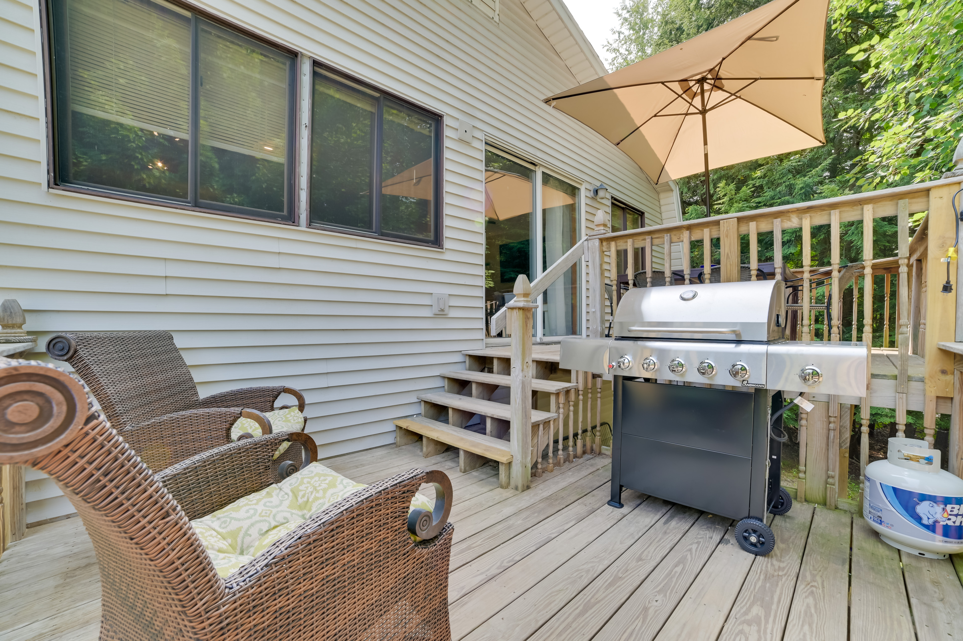 Rapid City Cottage w/ Deck: 1/4 Mi to Torch Lake!