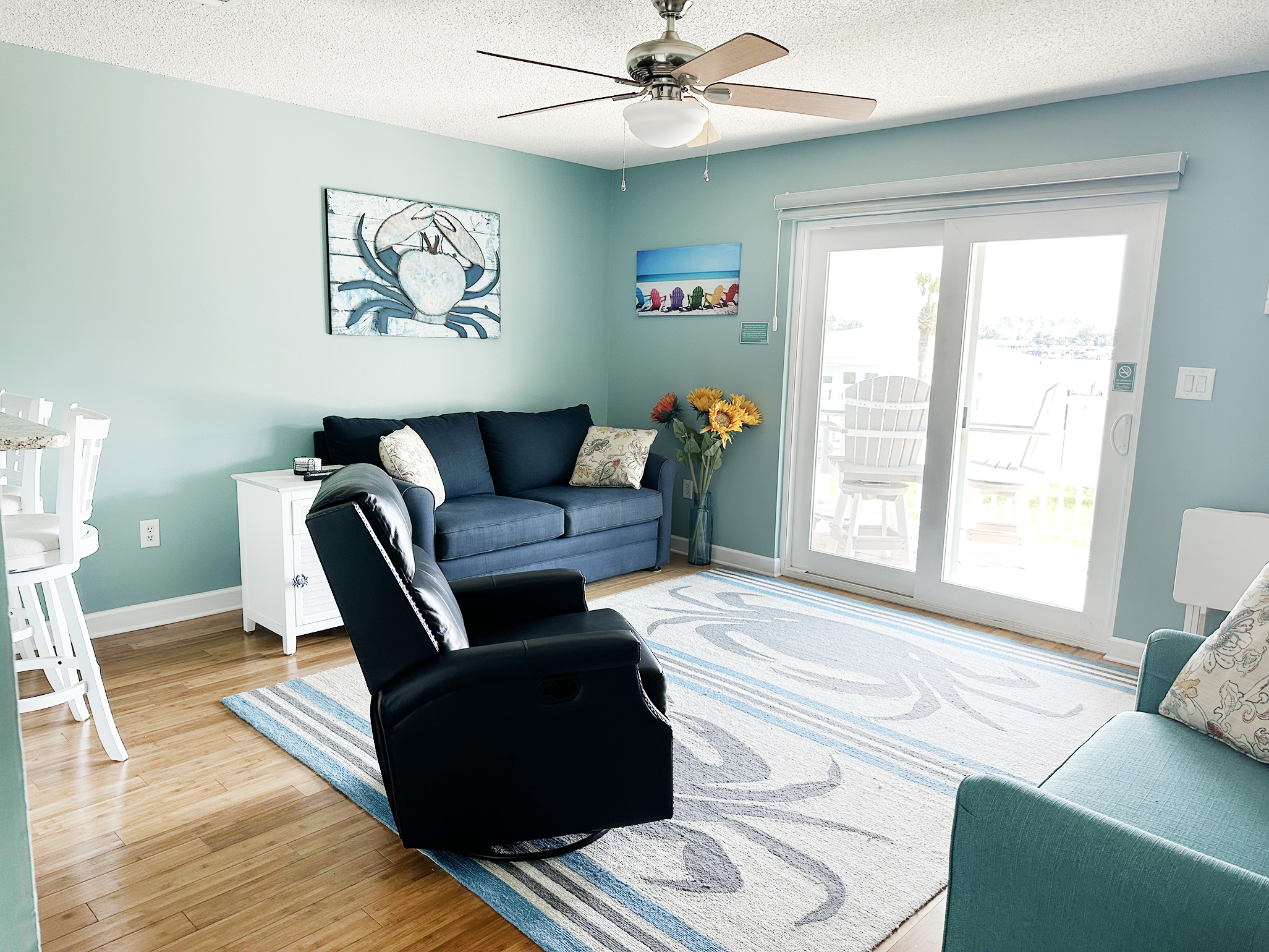 Crabby Lagoon living room with recliner