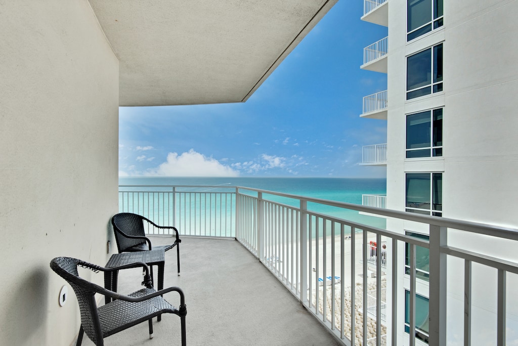 Aqua Resort 811 wrap around balcony