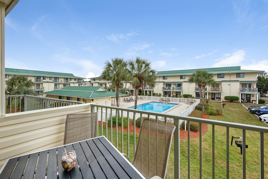 Sandprints A4 - Balcony views