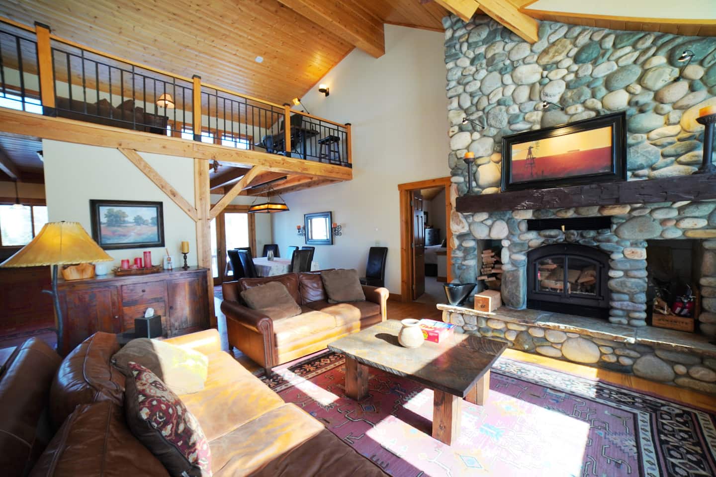 Luxurious Mountain Retreat w/Hot Tub + Sauna