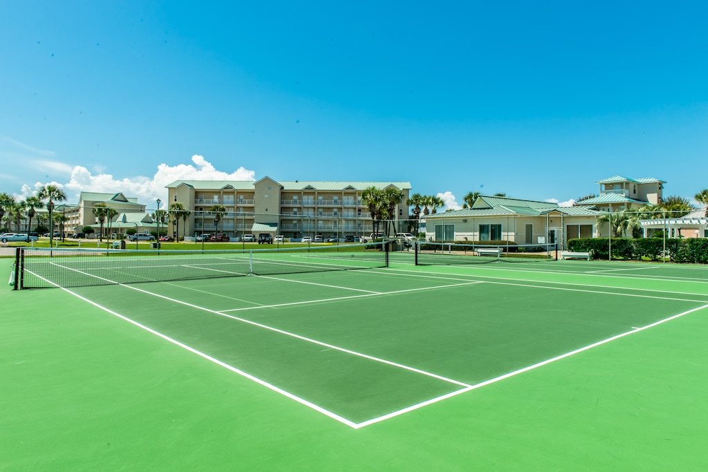 Tennis Courts - Maravilla