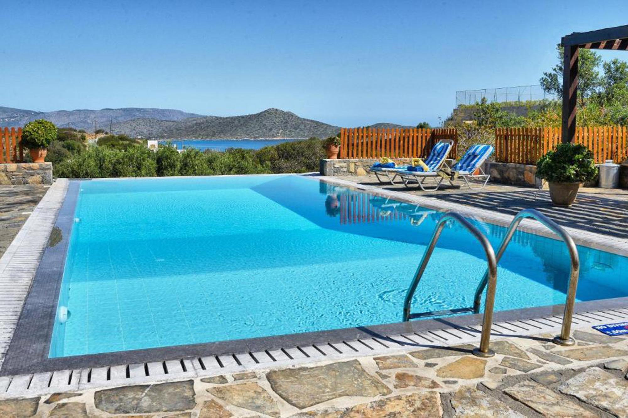 Property Image 2 - Villa Glan Y Mor in Agios Nikolaos