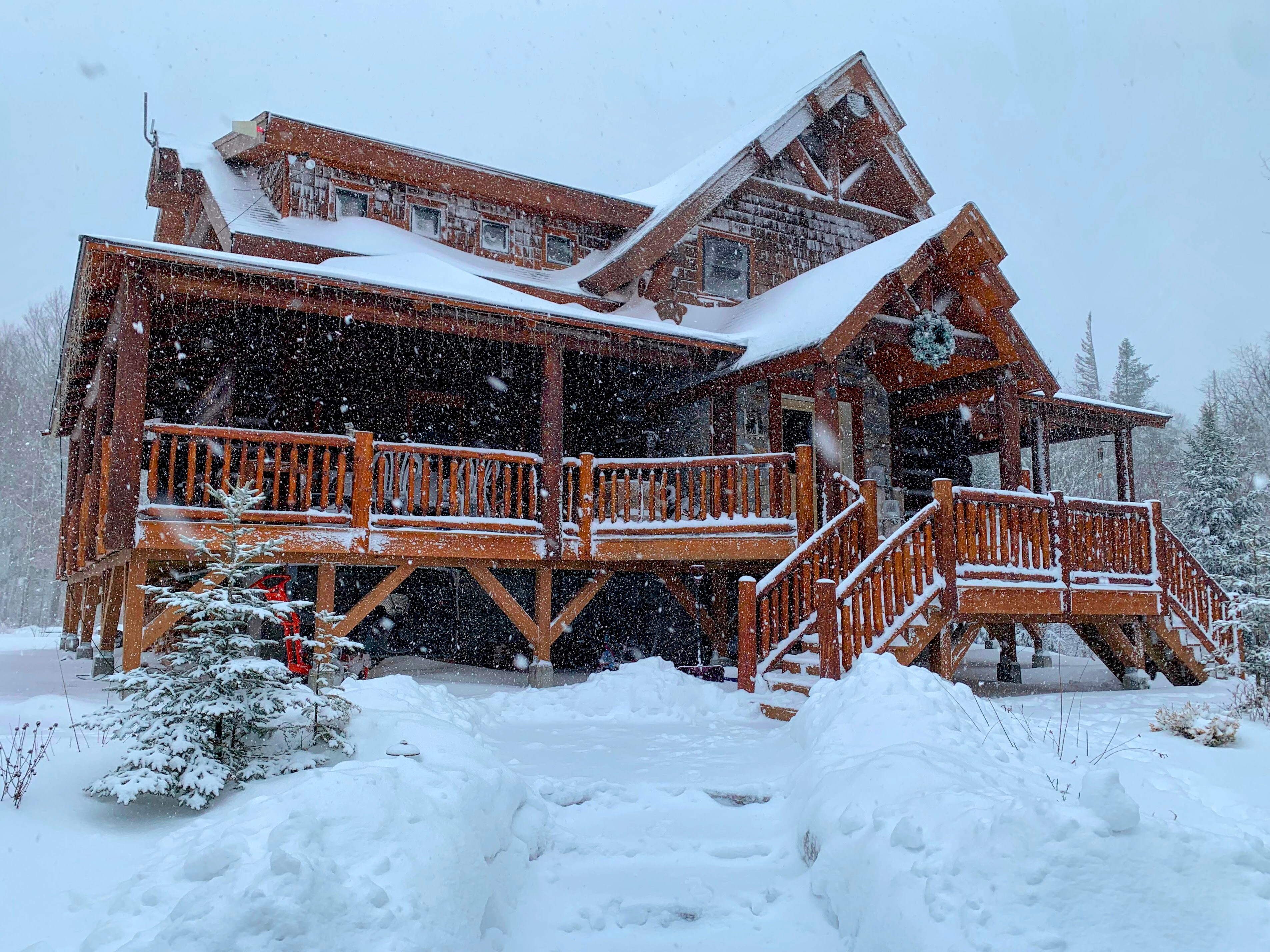 Property Image 1 - WML stunning log home in Bretton Woods, AC, 2-person Jacuzzi, indoor and outdoor fireplaces, & more!