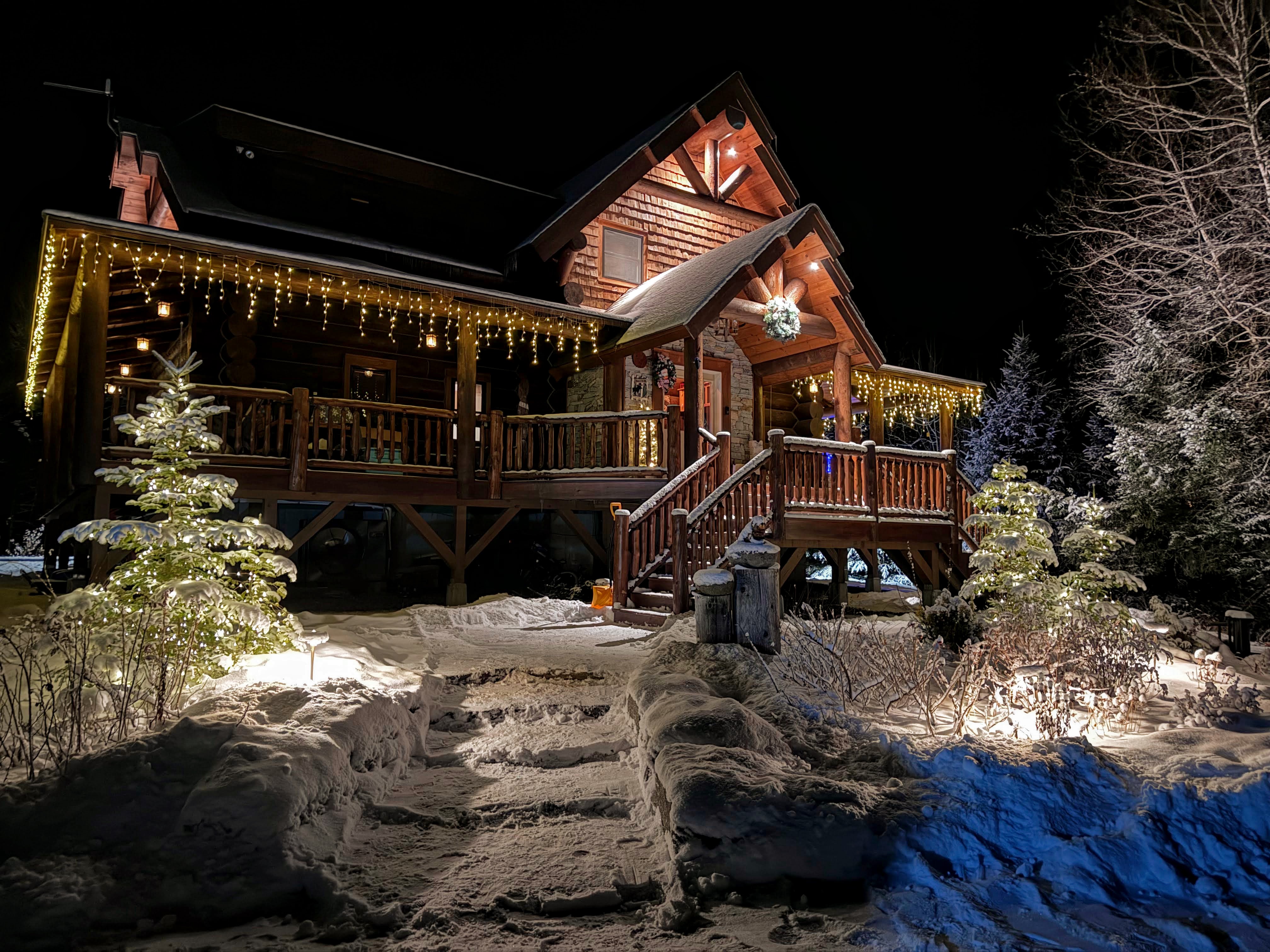 Property Image 2 - WML stunning log home in Bretton Woods, AC, 2-person Jacuzzi, indoor and outdoor fireplaces, & more!