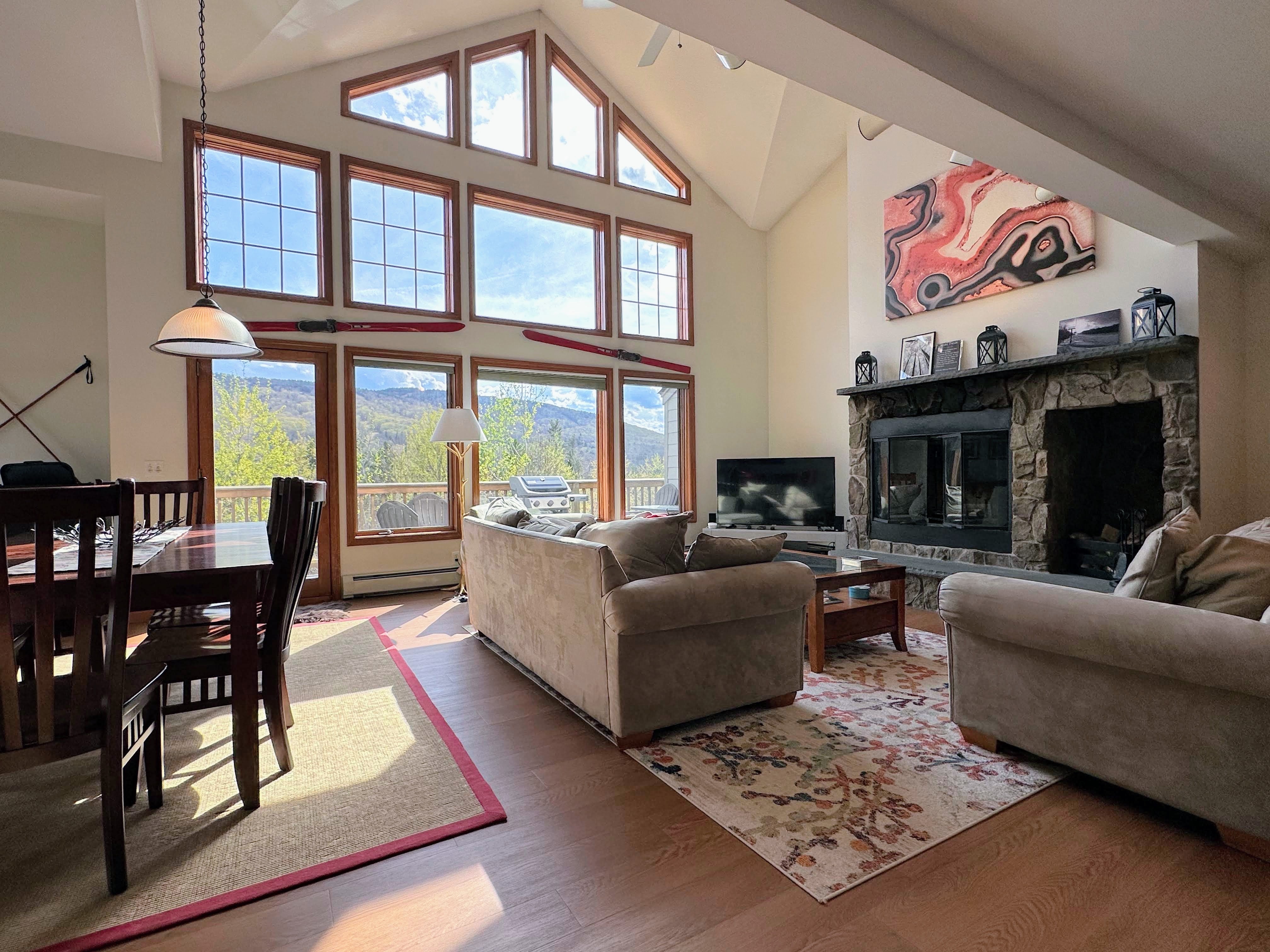 SH3 5 bed/4.5 ba Bretton Woods condo w/ Ski View