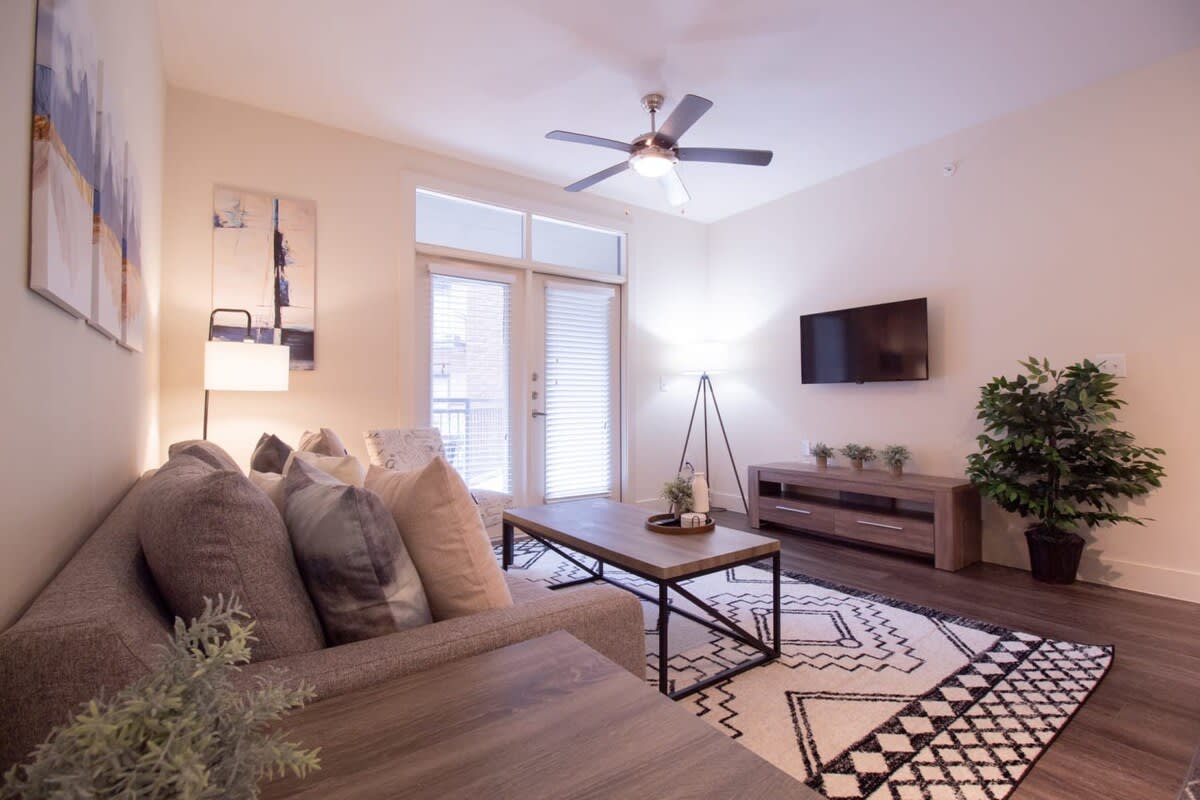 Property Image 2 - Revive Tanglewood | Stunning 2BR in Uptown Houston