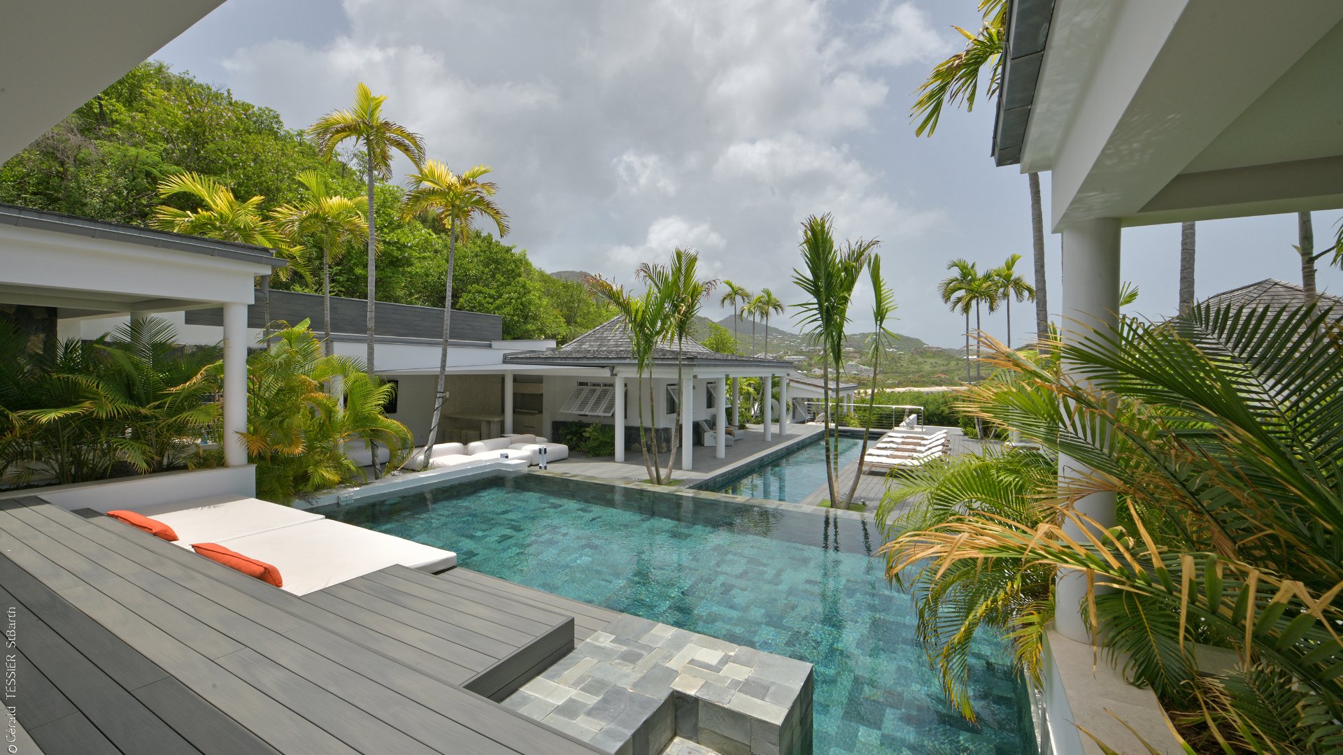 Property Image 1 - Modern Villa with Two Swimming Pools