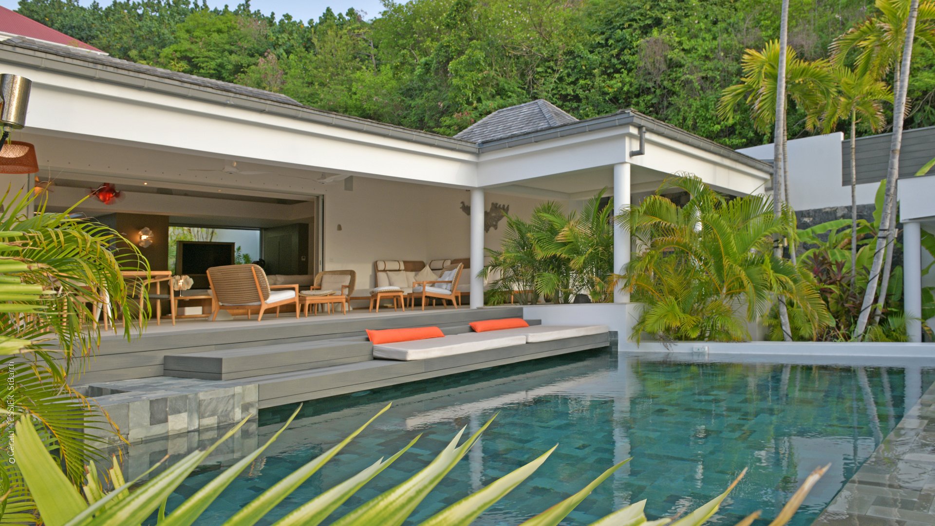 Property Image 2 - Modern Villa with Two Swimming Pools