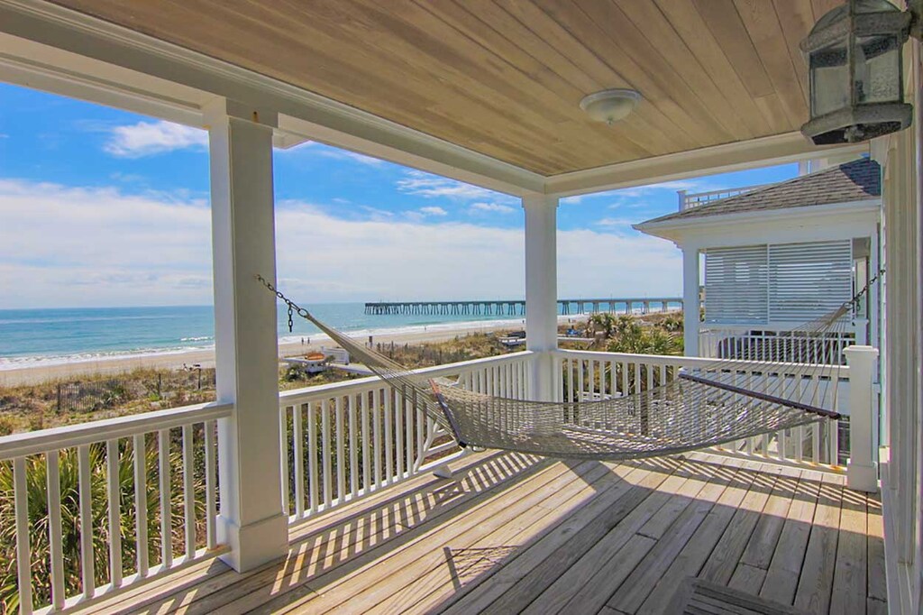 Porch w/ hammock & amazing view!