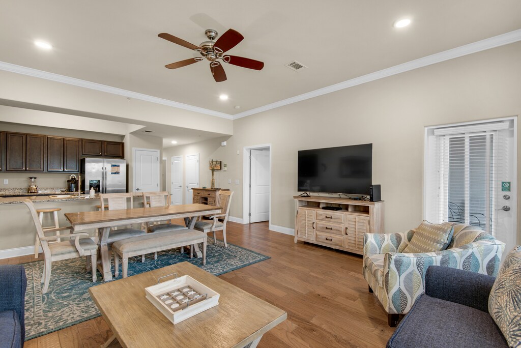 Lovely furnishings with Flatscreen Tv