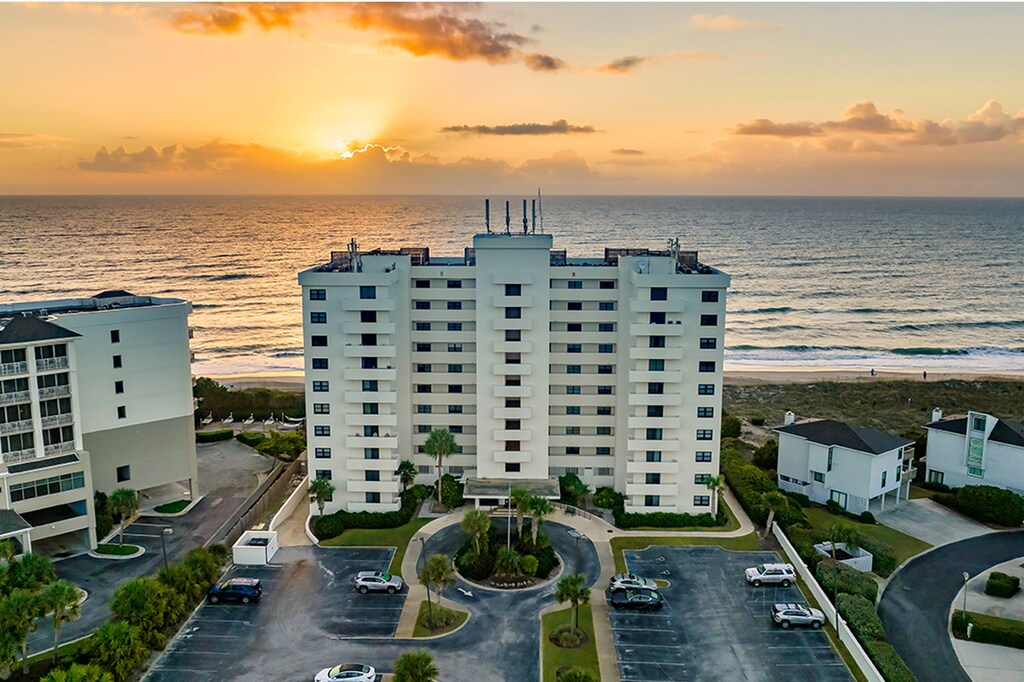 Sunrise at The Islander