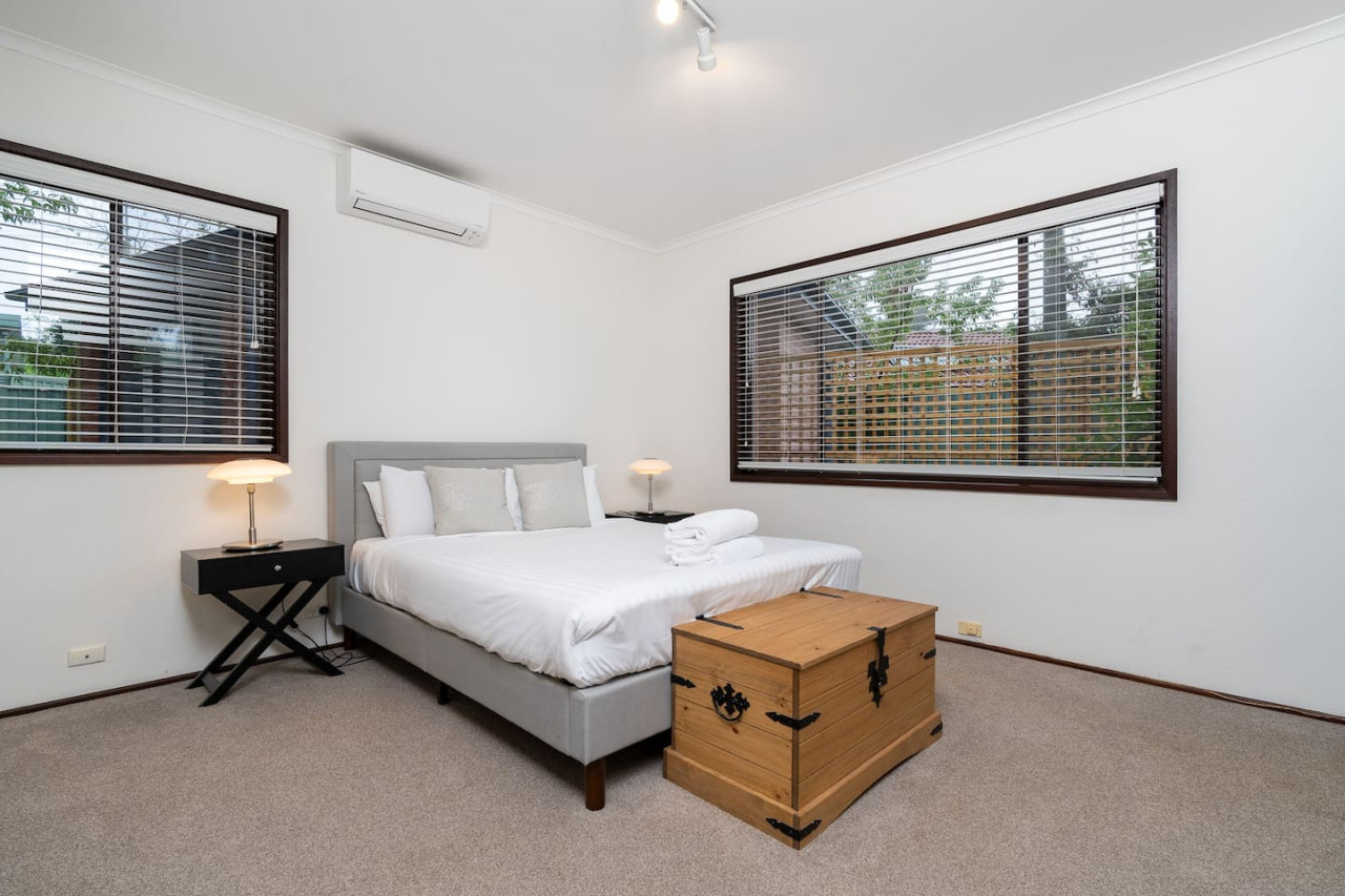 Property Image 2 - Beautifully renovated Inner North residence