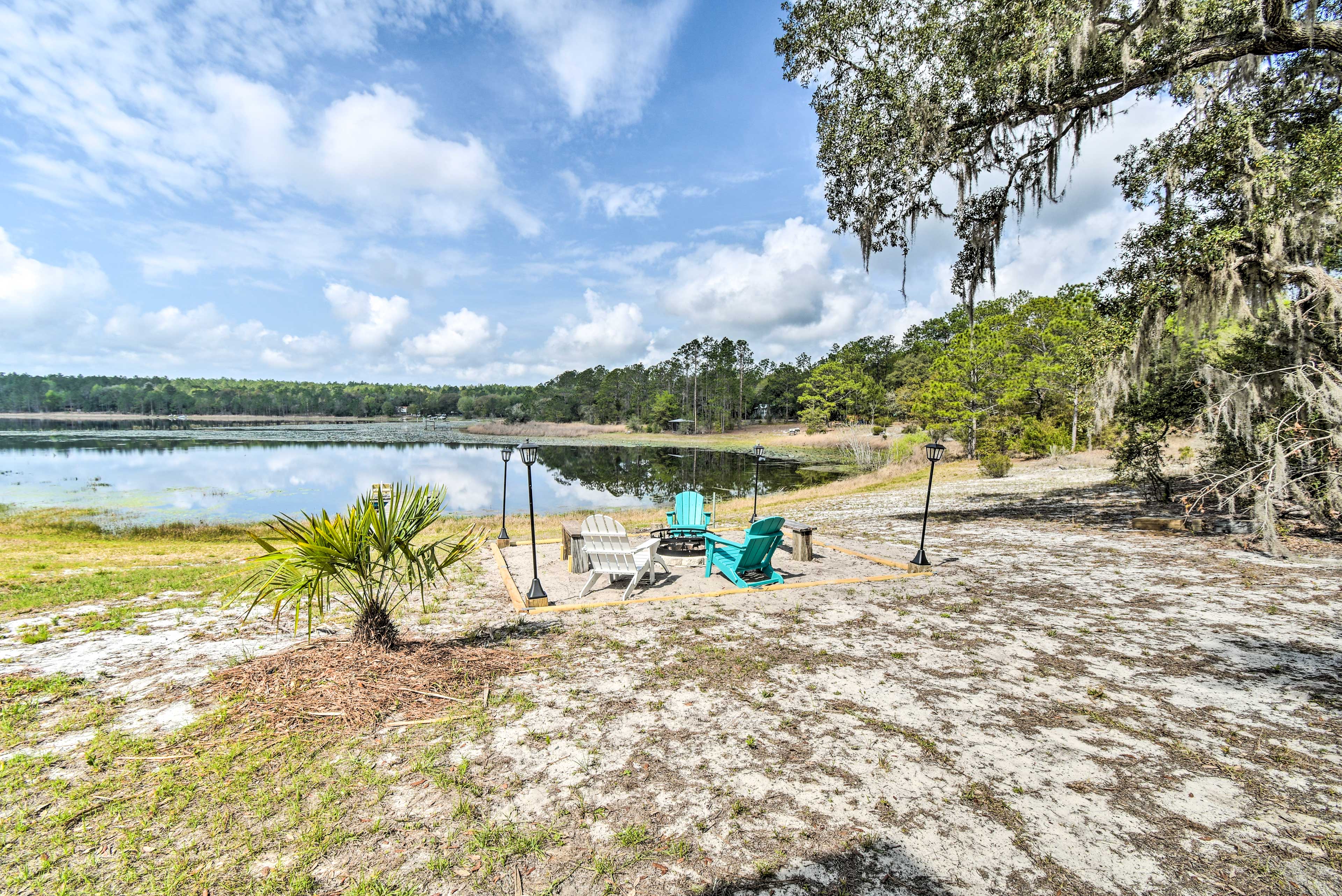 Property Image 2 - Waterfront Hawthorne Hideaway with Fire Pit!