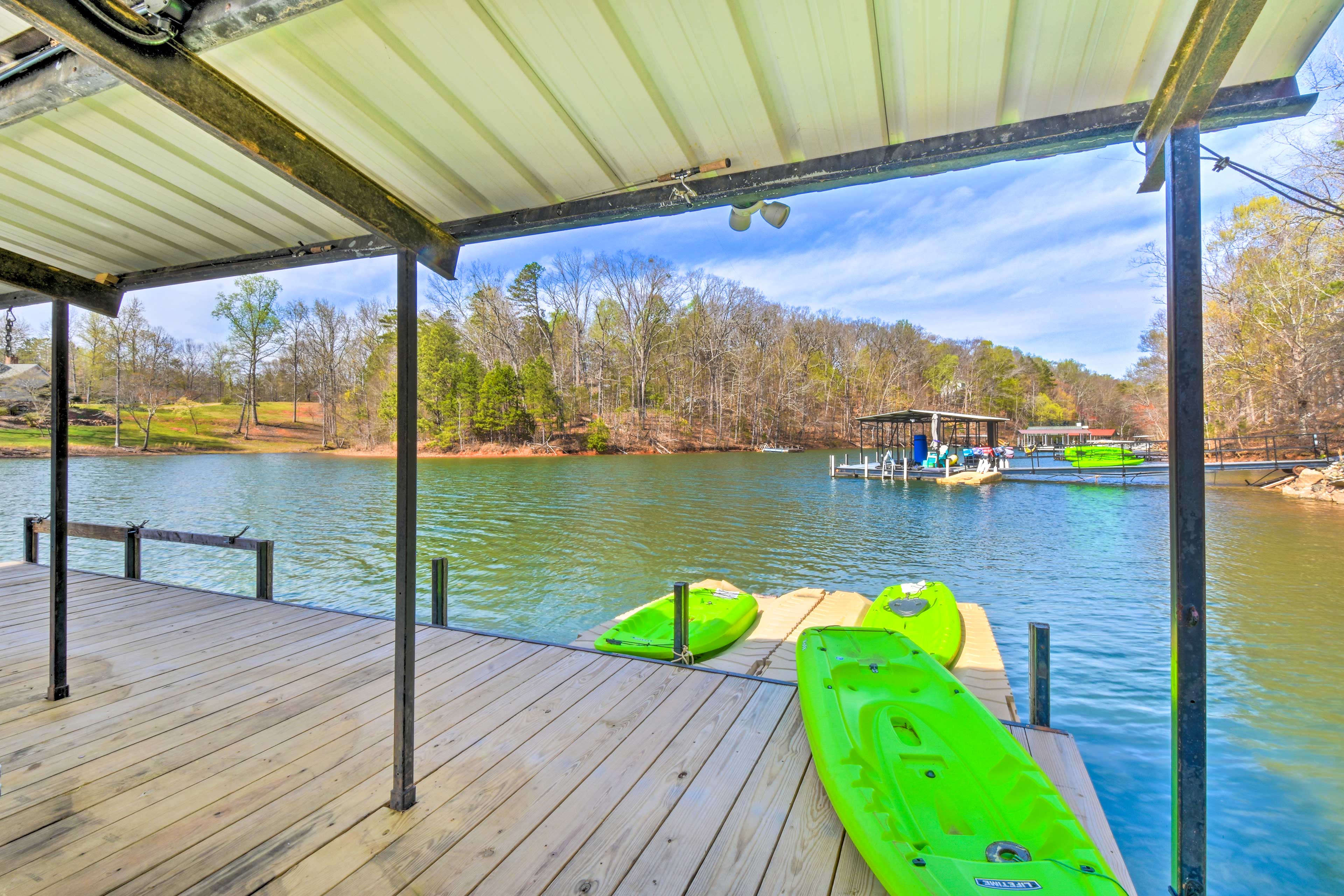Townville Lake House w/ Private Dock, Kayaks!
