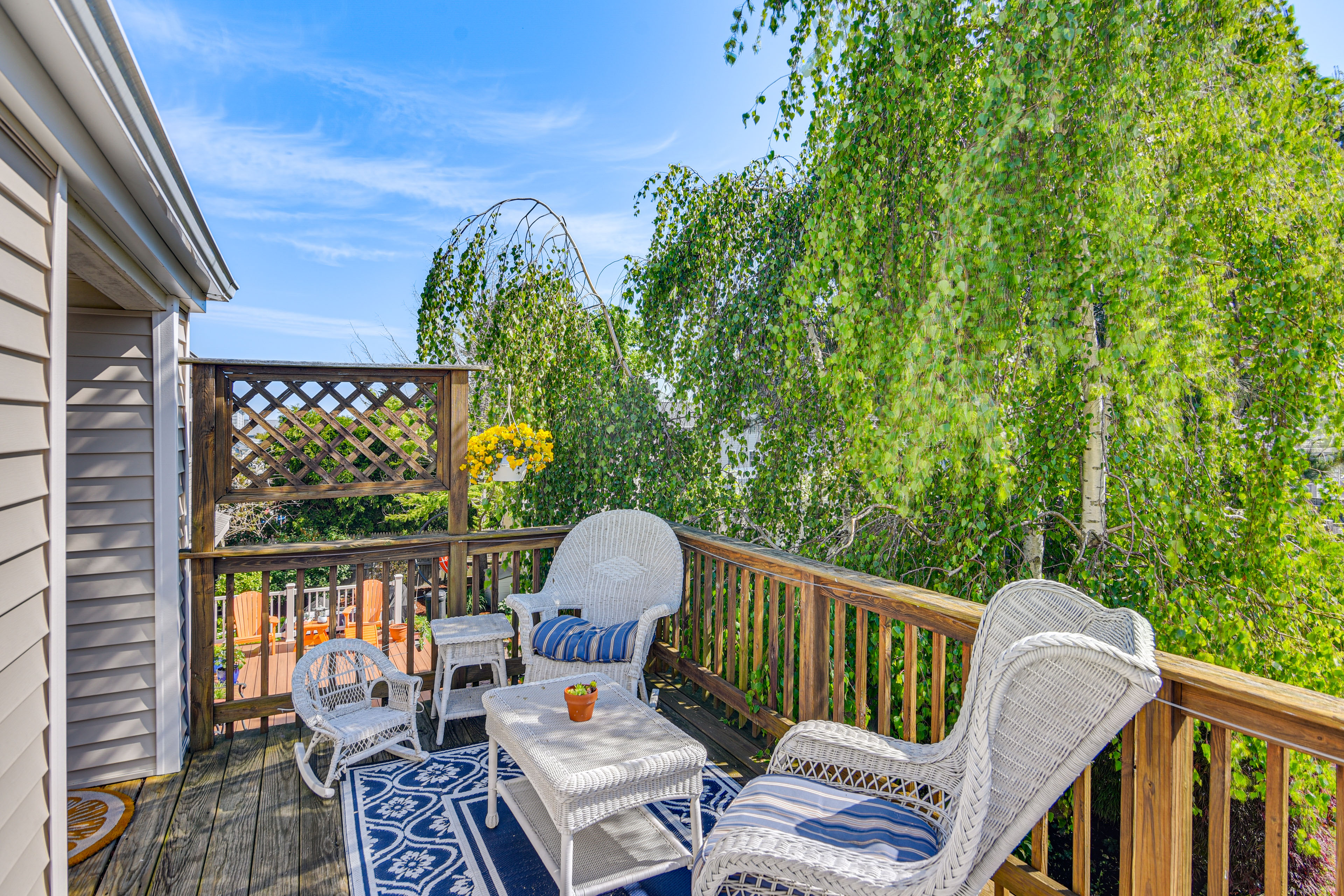 Beautiful Portsmouth Cottage By the Sea w/ Jacuzzi