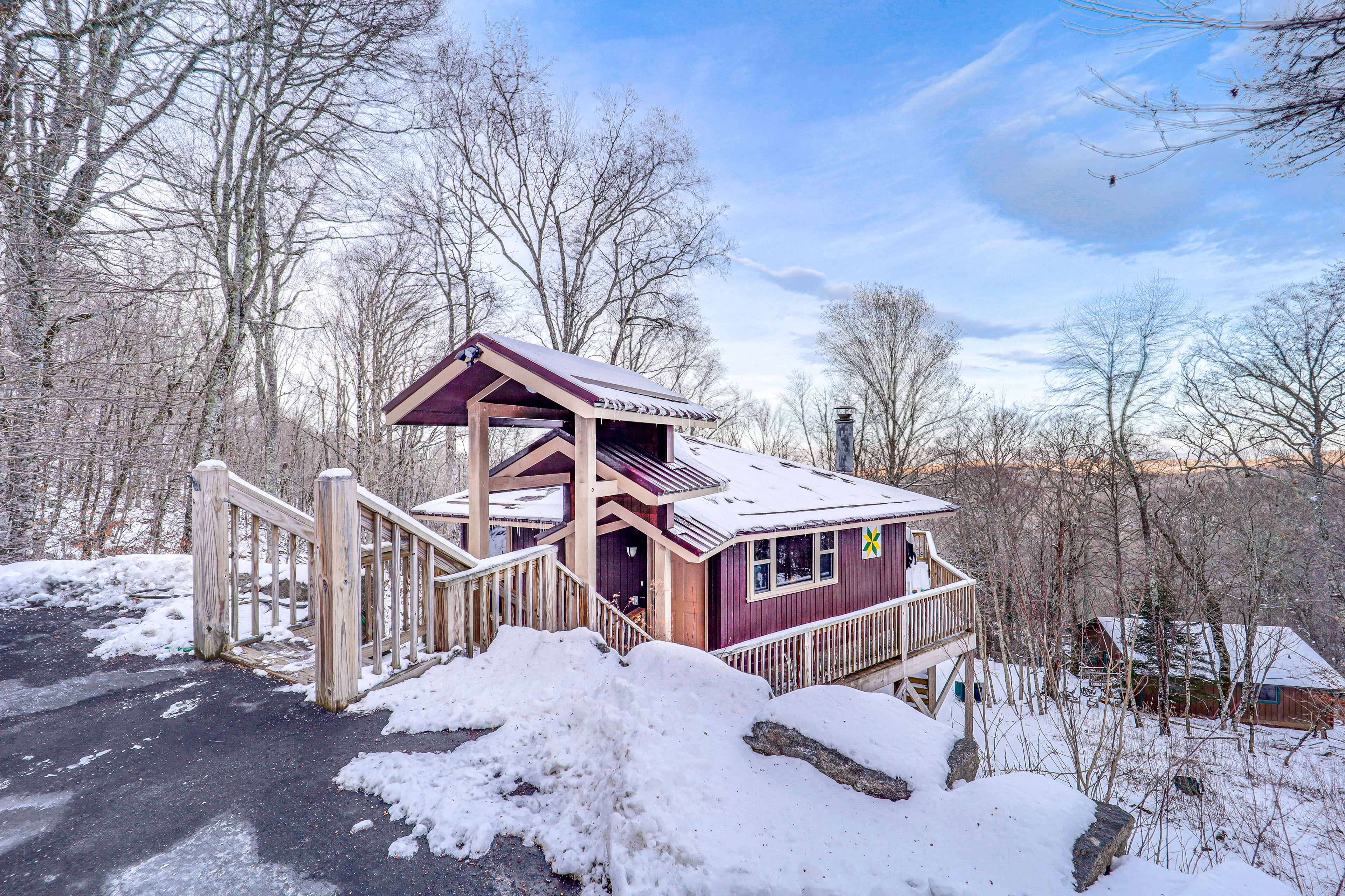 Property Image 1 - Beech Mountain Cabin w/ Deck: Half Mi to Skiing