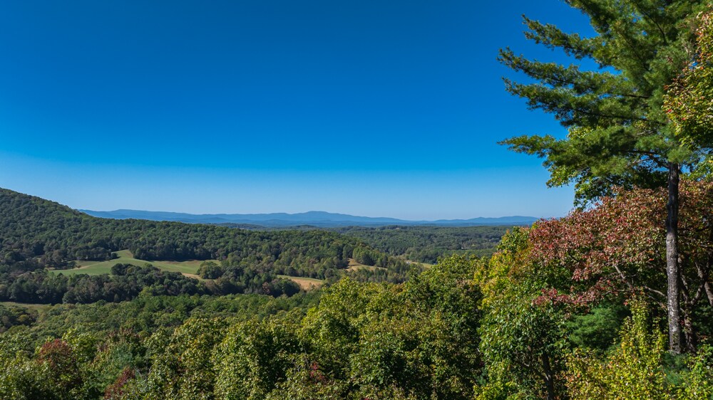 Property Image 2 - An Owl’s Perch- Pet Friendly | Panoramic Sunset Views | Game Room | Firepit Property Image 2 - An Owl’s Perch- Pet Friendly | Panoramic Sunset Views | Game Room | Firepit