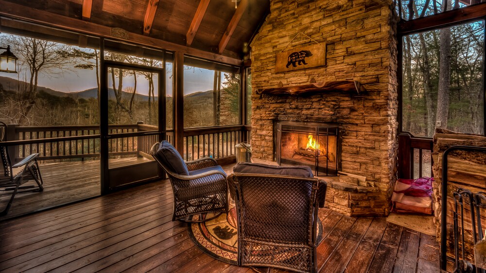 Property Image 2 - Can’t Bear to Leave - Mountain Views | Pet Friendly | Hot Tub | Pool Table | Arcade Game