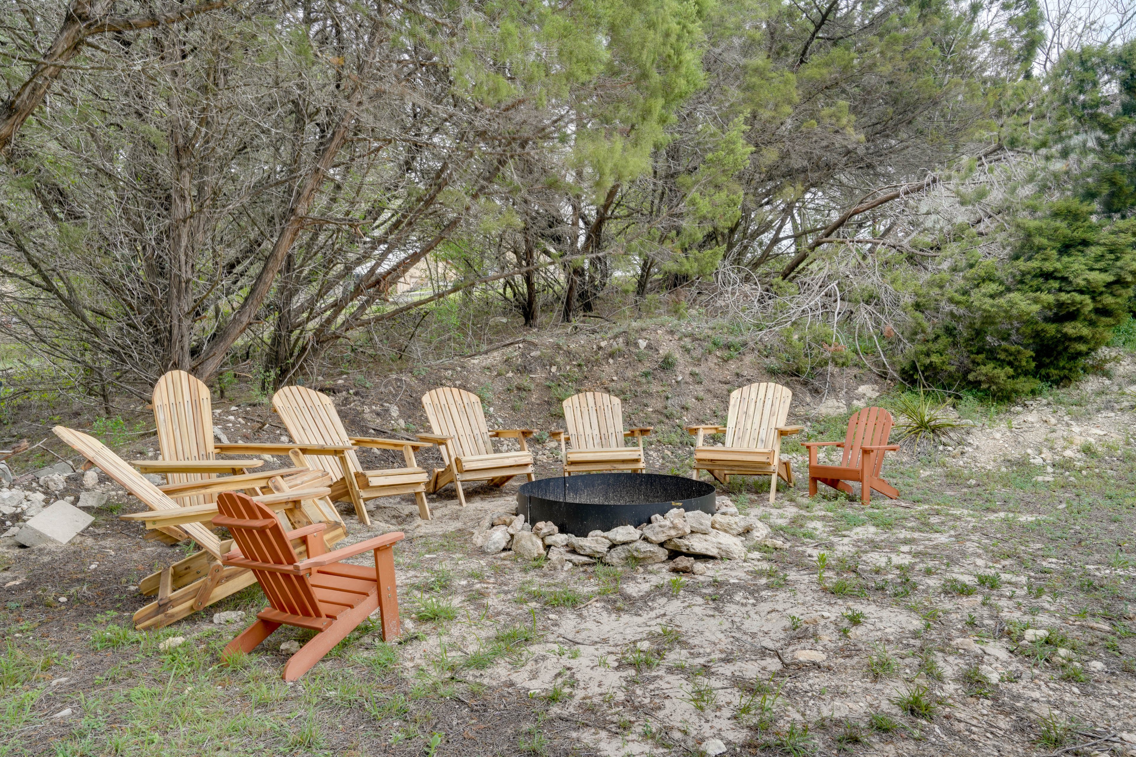 Property Image 2 - Cozy Texas Retreat w/ Deck, Gas Grill & Fire Pit!