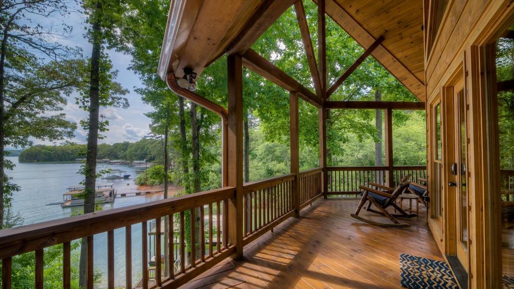 Southern Comfort- Lake Front | 2 Level Dock | Paved Roads and Driveway