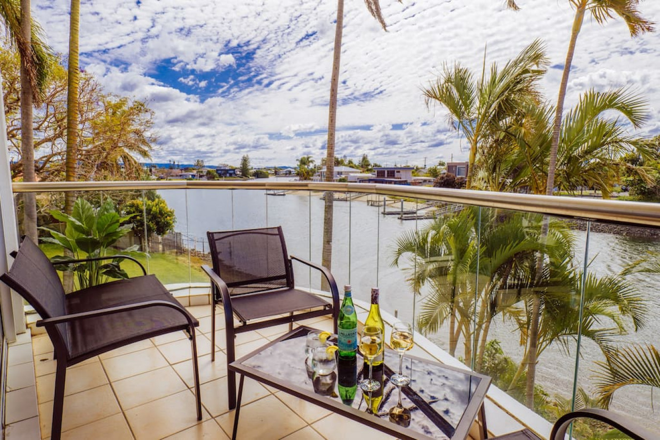 Property Image 2 - Three Bedroom Luxury Canal Paradise Waterfront Apartment With Pool + BBQ