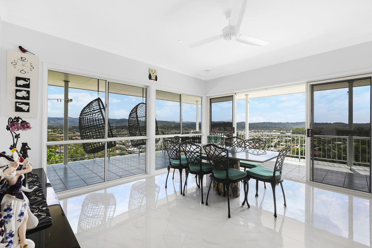 Property Image 1 - 360-Degree View One Bedroom Apartment in Elanora