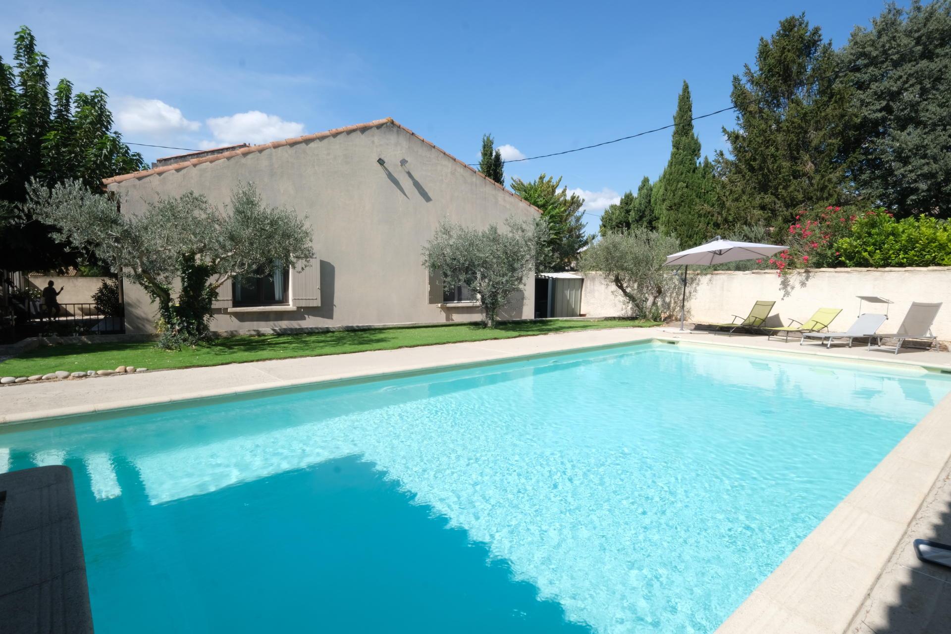 Property Image 1 - pleasant villa with swimming pool in maillane, between avignon and saint-rémy-de-provence - 6 people