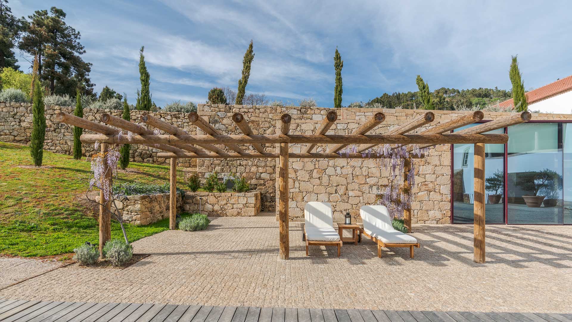 Property Image 2 - Historical Douro Quinta on Hilltop with Pool and Stunning Views