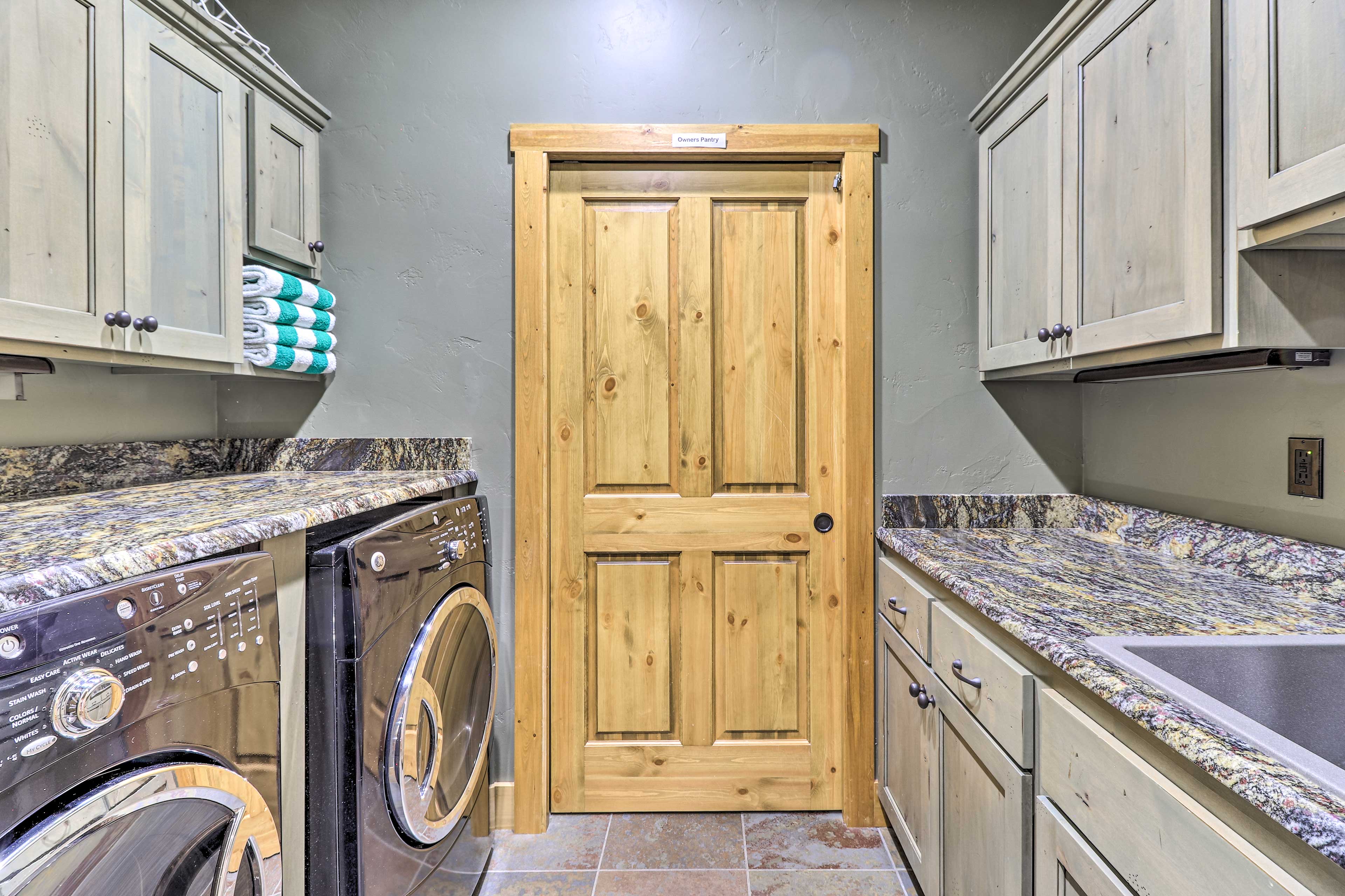 Beautiful Eureka Cabin Rental on Golf Resort!