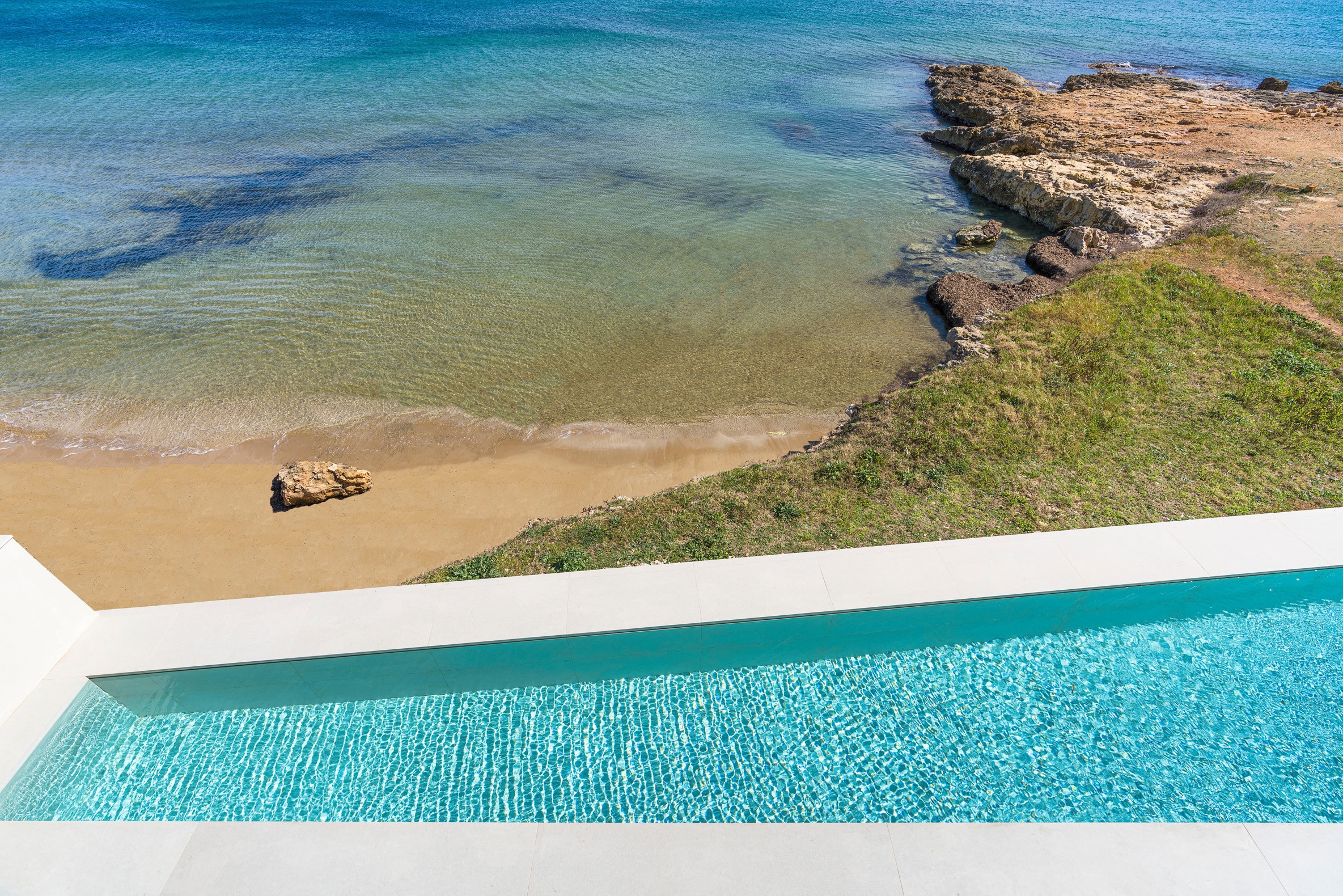 Property Image 2 - Great sea front pool villa in Lido di Noto