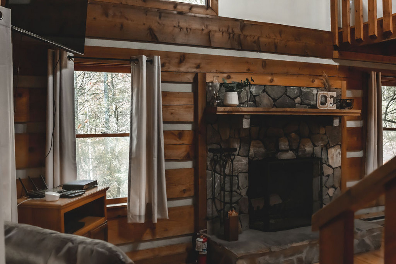 Creekside Overlook Cabin | Rustic