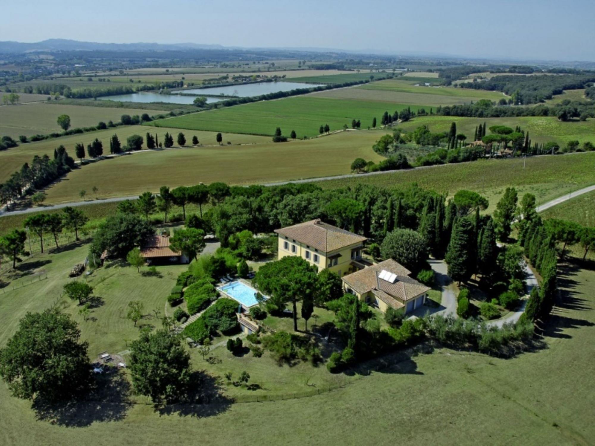 Property Image 1 - Large Villa for 15 guests  Private pool  Trasimeno Lake-VILLA DEL FALCO