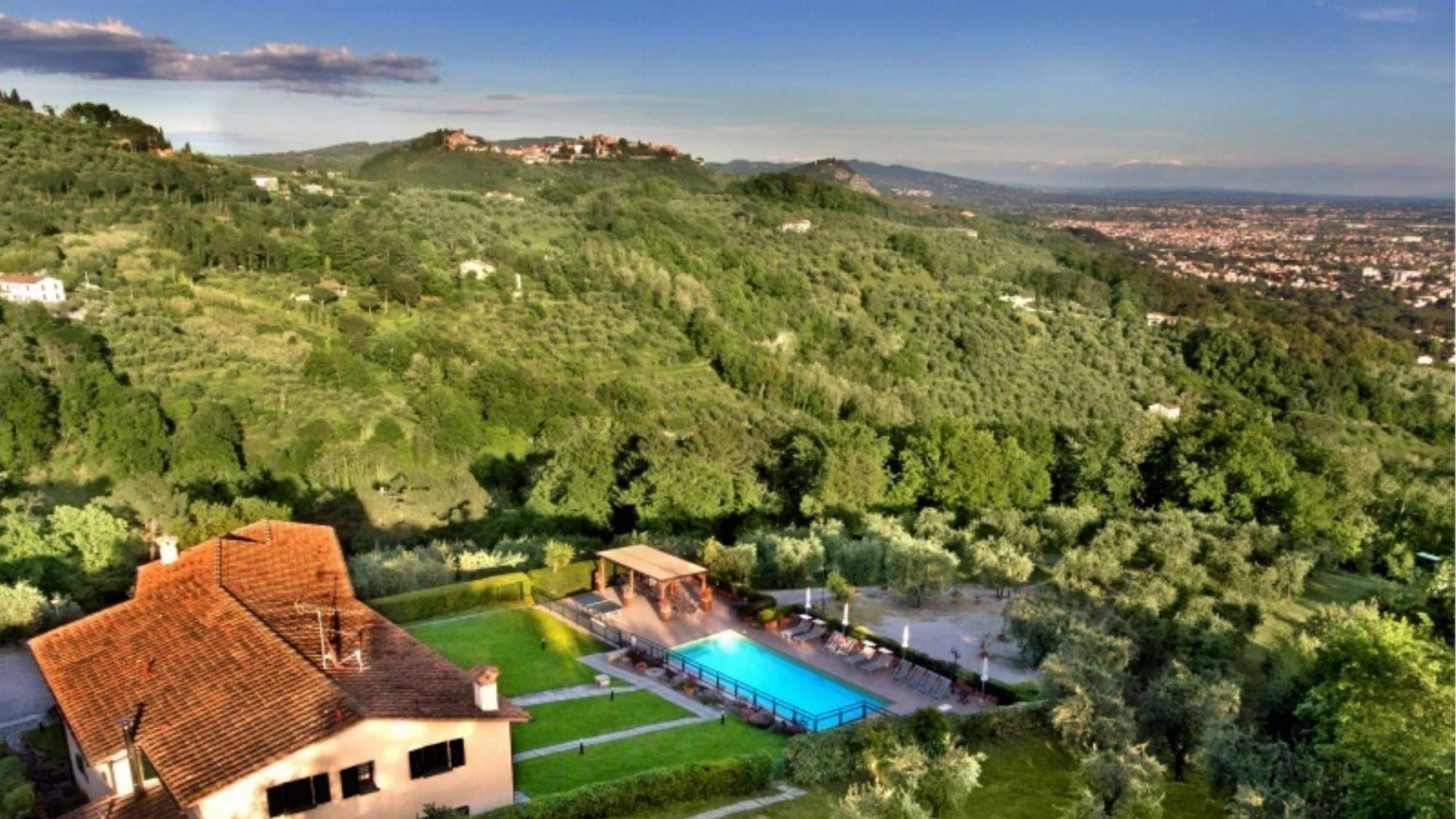 Property Image 2 - Superb villa at short distance from Montecatini  Pool  basketball court  soccer  ping-pong  mountain-VILLA