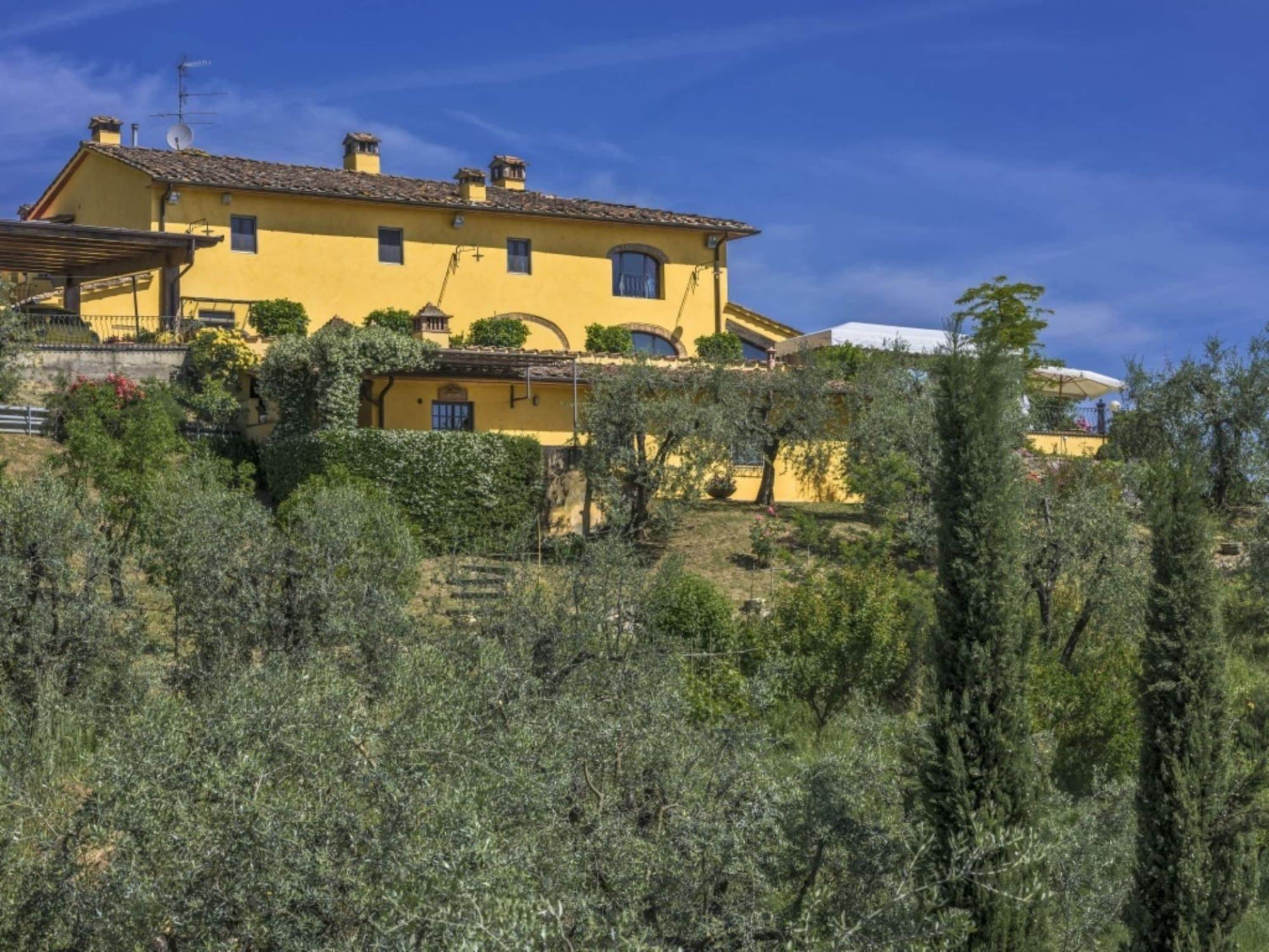 Property Image 2 - Magnificent villa in the countryside near Pistoia  Pool  Airco  BBQ-VILLA LUCENTE