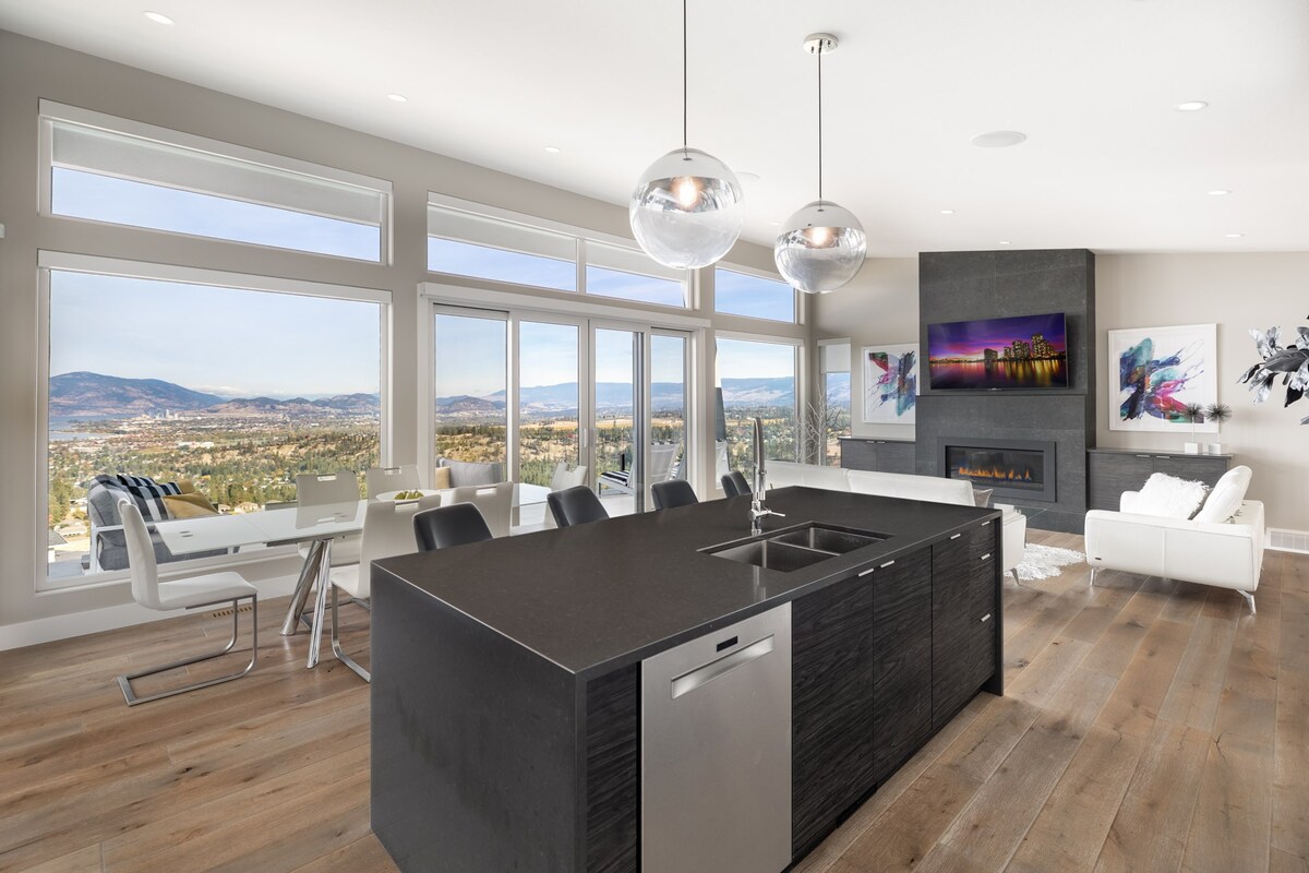 Property Image 1 - The View - Upper Mission Luxury