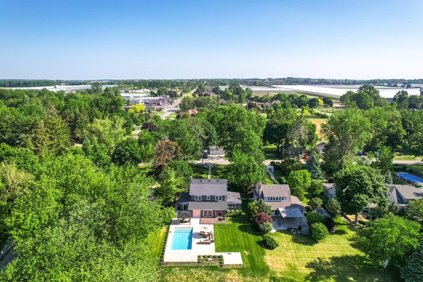 Modern Luxurious Lakehouse Oasis with Salt Water Pool and HotTub