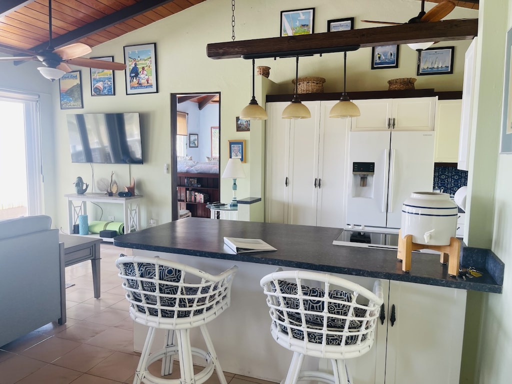 Entrance/ kitchen area