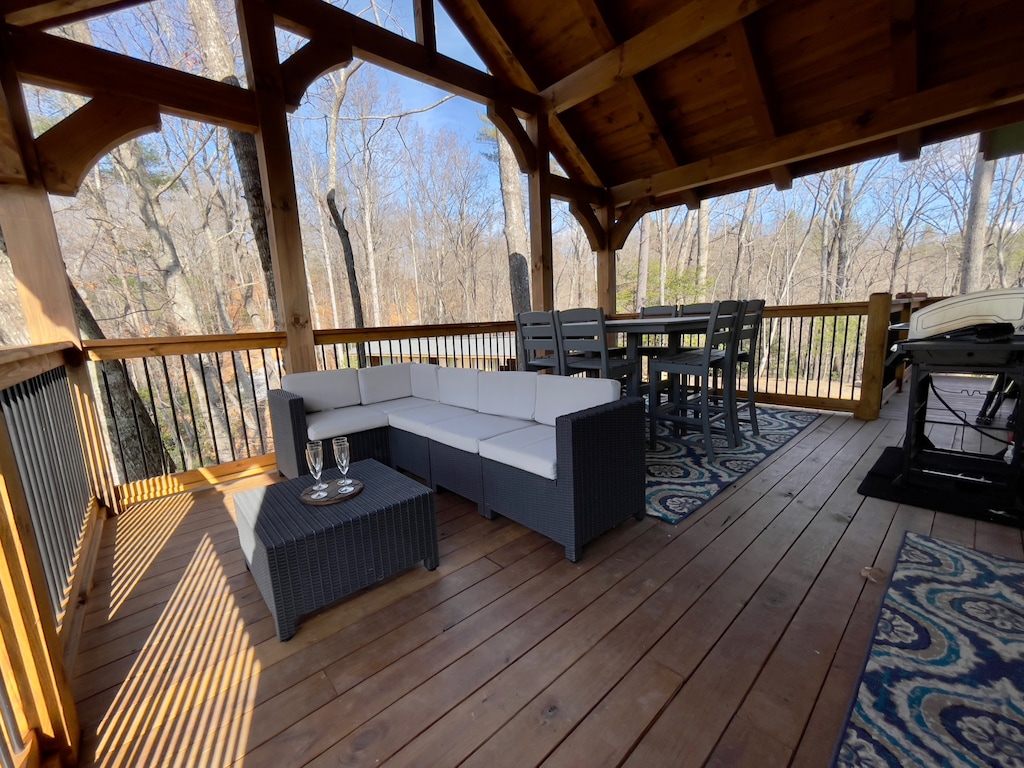 Golden Eagle Landing at Leatherwood Mountains