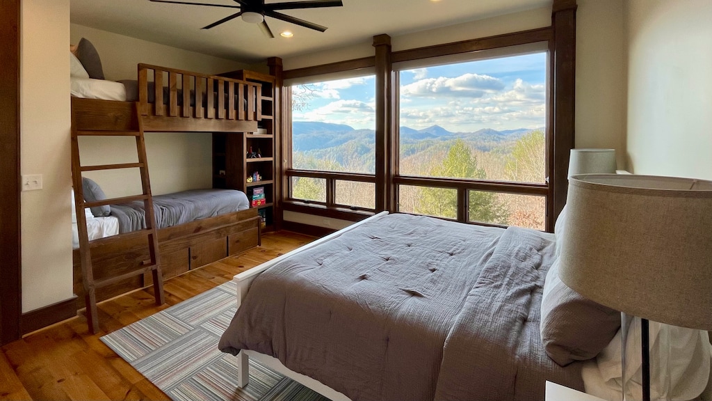 Golden Eagle Landing at Leatherwood Mountains