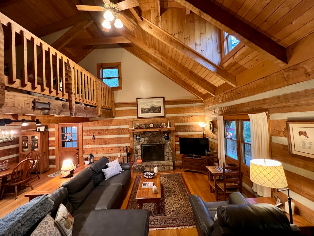 Hounds Retreat at Leatherwood Mountains