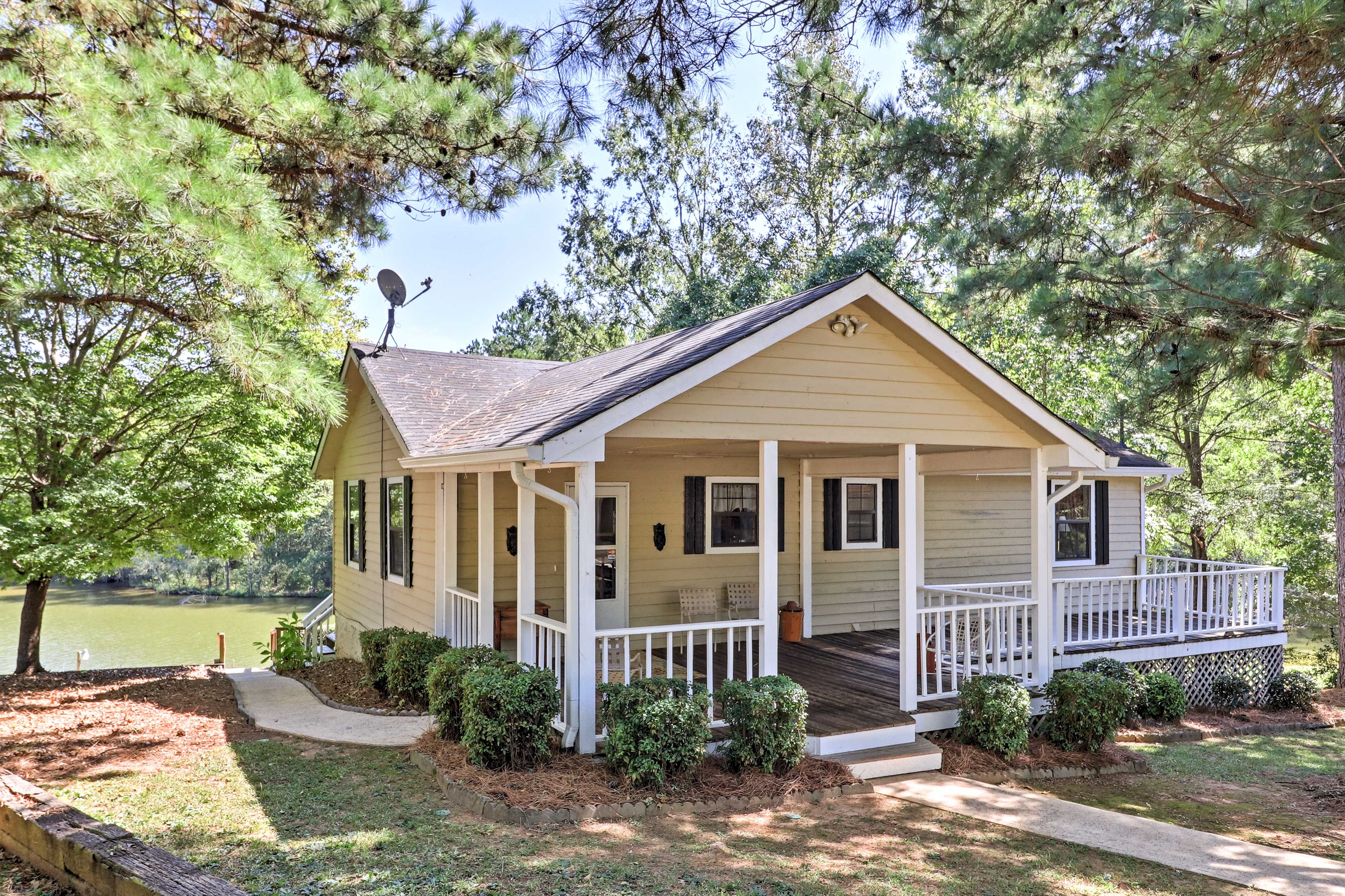 Property Image 1 - Lakefront Cottage w/ Private Hot Tub!