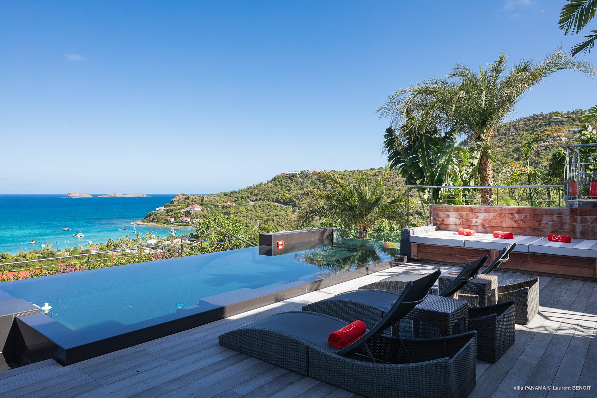 Heated pool, expansive terrace with sun loungers, deck chairs. Breathtaking views over the bay.