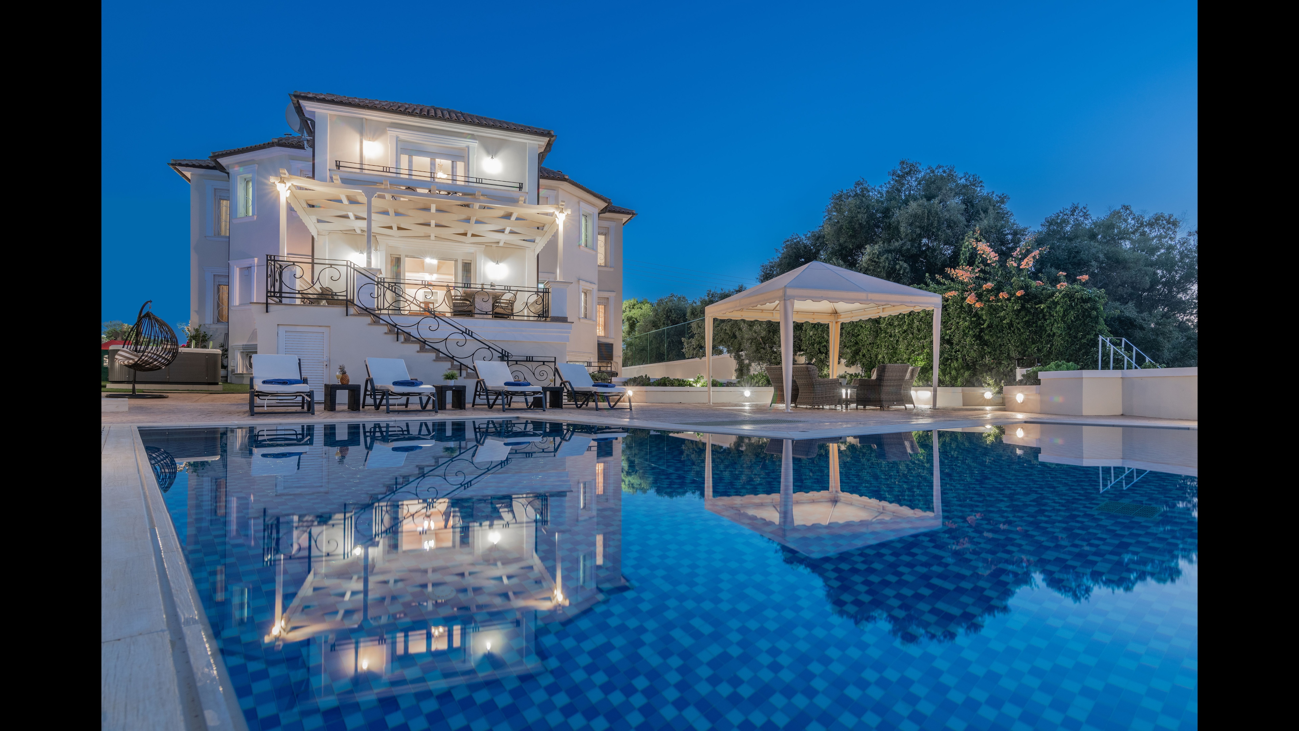 Property Image 2 - Frido Luxury Villa - 600 Sqm